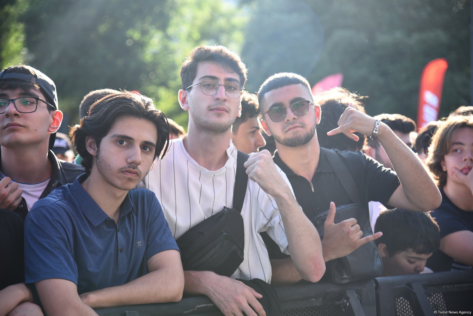 UFC Xəzərin sahilində: Döyüşçülər Bakının mərkəzində açıq məşq keçirib (FOTO)