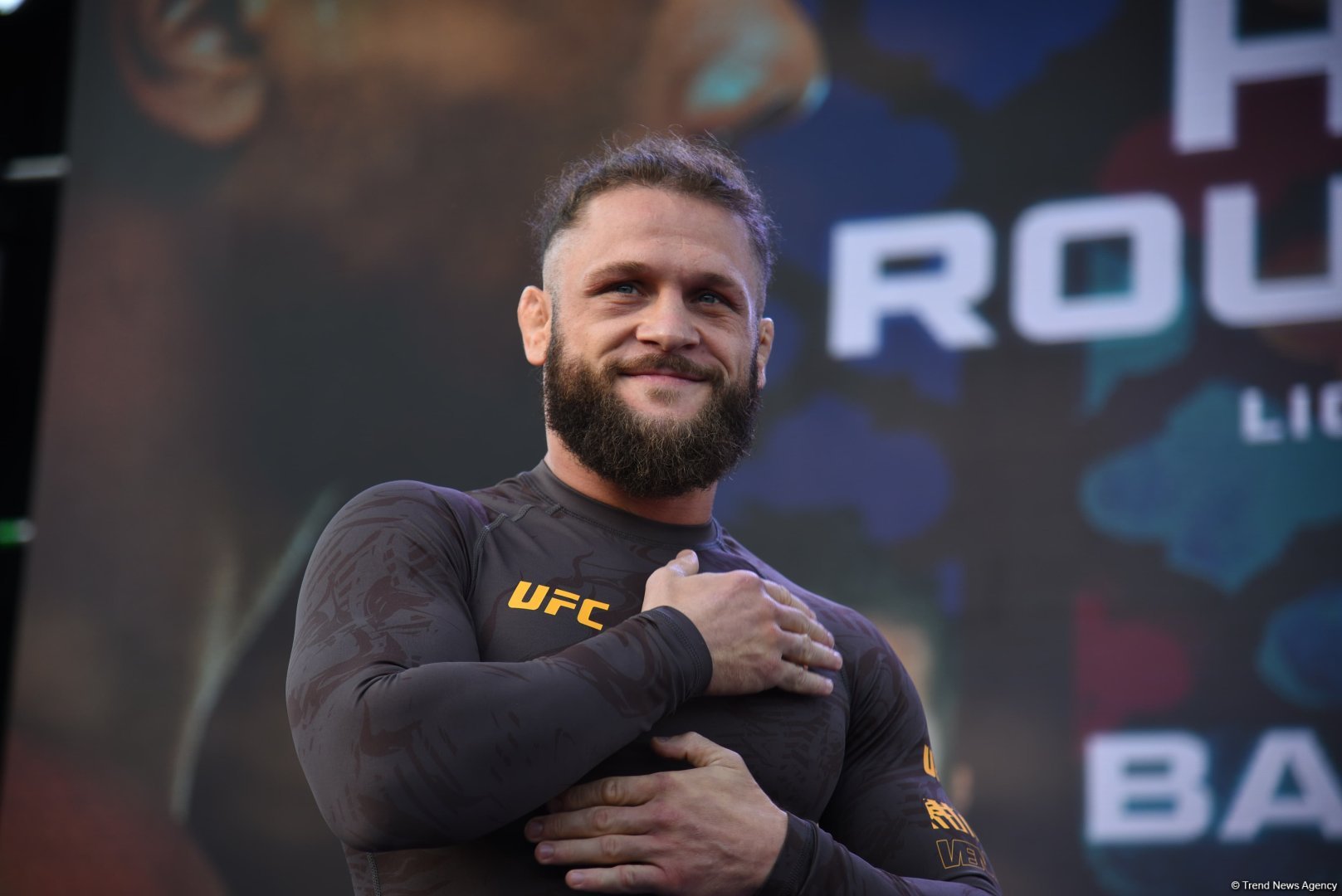 UFC Xəzərin sahilində: Döyüşçülər Bakının mərkəzində açıq məşq keçirib (FOTO)