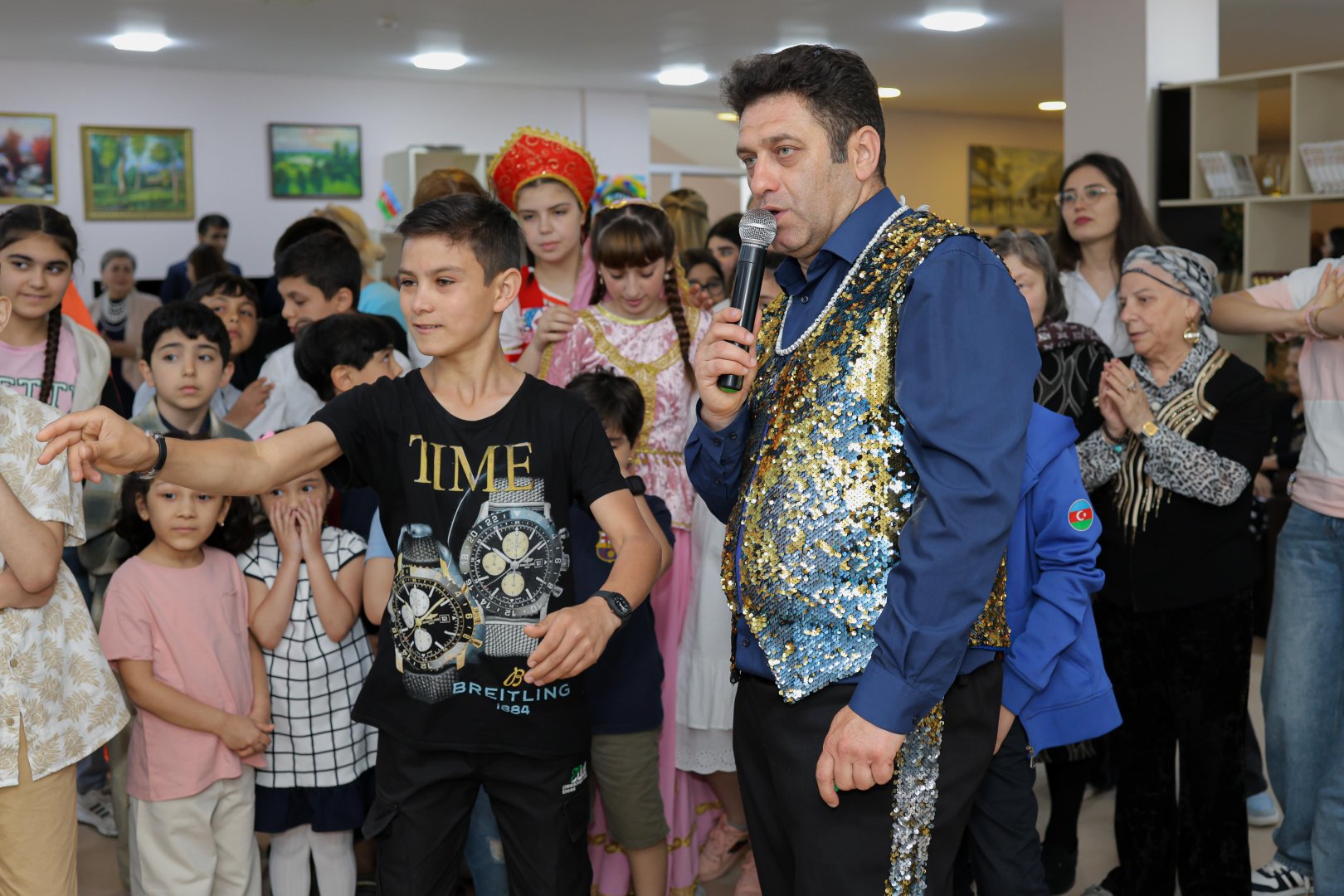Azercell diqqət və qayğıya ehtiyacı olan iki nəsli bir araya gətirdi (FOTO)