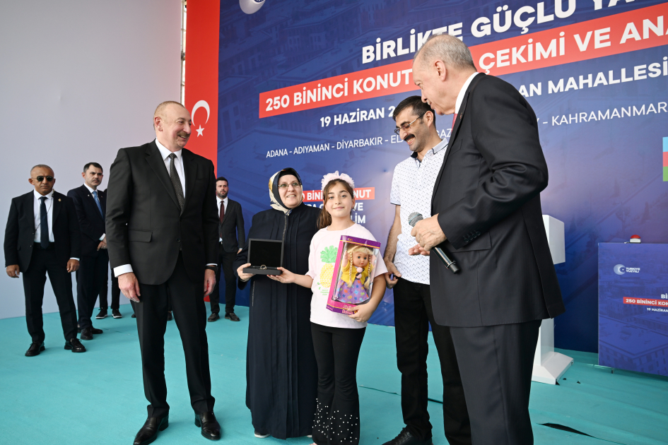 Prezident İlham Əliyev və Prezident Rəcəb Tayyib Ərdoğan Kahramanmaraşda “Azərbaycan” məhəlləsinin açılış mərasimində iştirak ediblər (YENİLƏNİB-6) (FOTO/VİDEO)