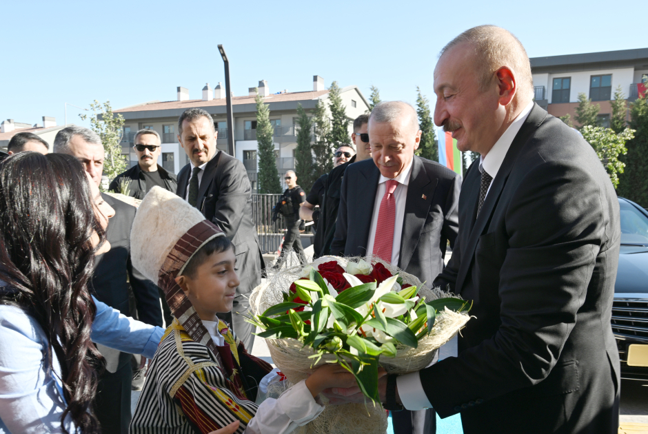 Prezident İlham Əliyev və Prezident Rəcəb Tayyib Ərdoğan Kahramanmaraşda “Azərbaycan” məhəlləsinin açılış mərasimində iştirak ediblər (YENİLƏNİB-6) (FOTO/VİDEO)