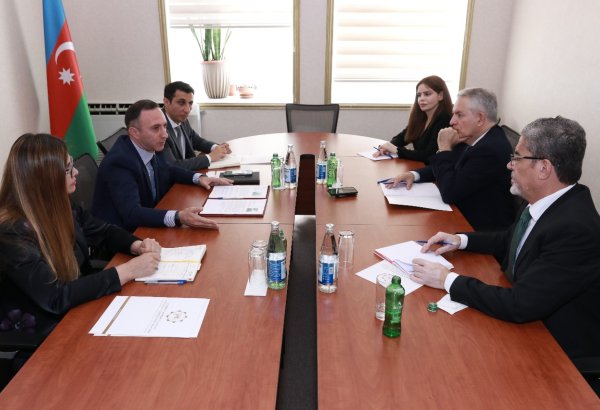 Xarici jurnalistlər Diaspor Komitəsində olublar (FOTO)