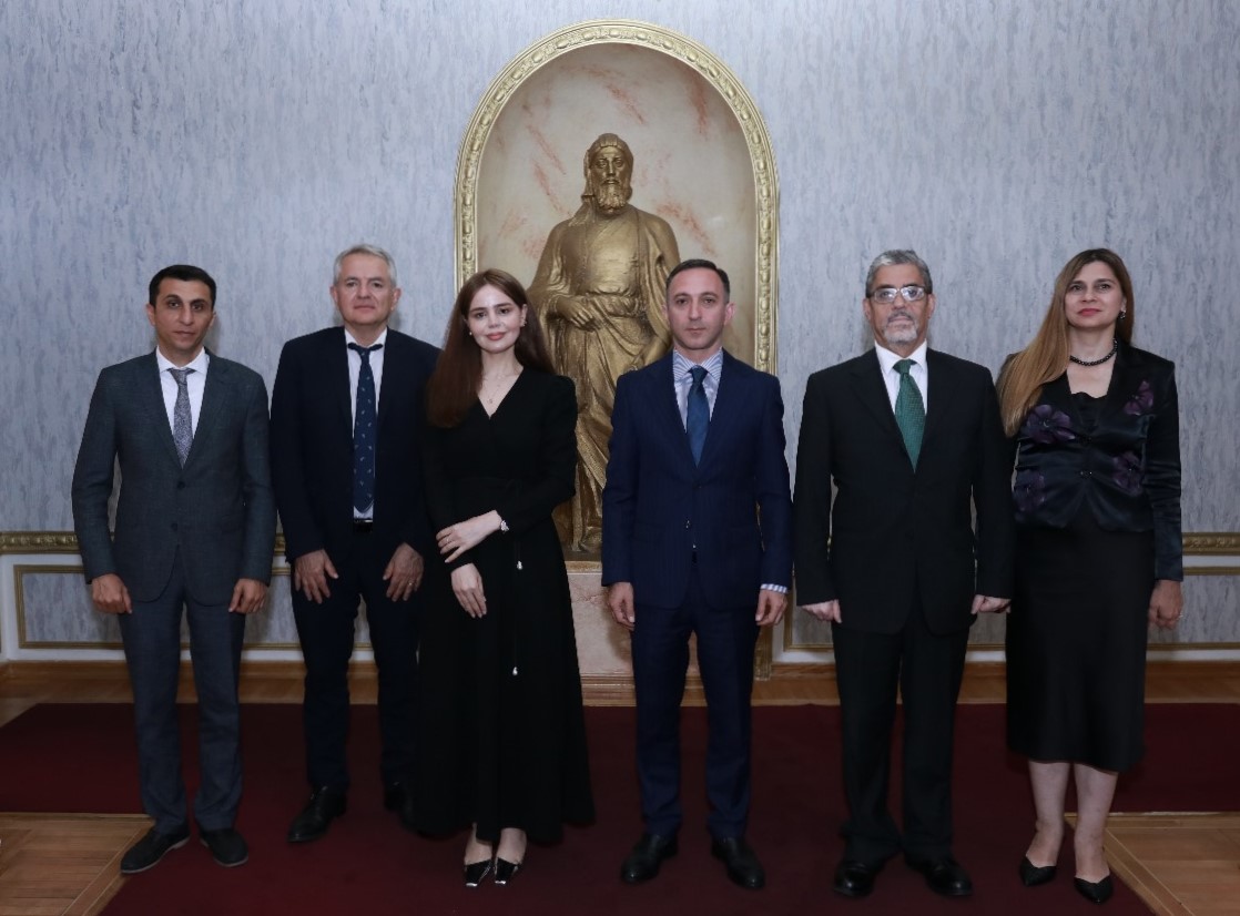Xarici jurnalistlər Diaspor Komitəsində olublar (FOTO)