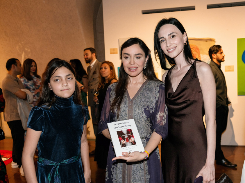 Heydər Əliyev Fondunun vitse-prezidenti Leyla Əliyeva London Dizayn Biennalesində Azərbaycan MAMA "Ana təbiət” sərgisində iştirak edib (FOTO)