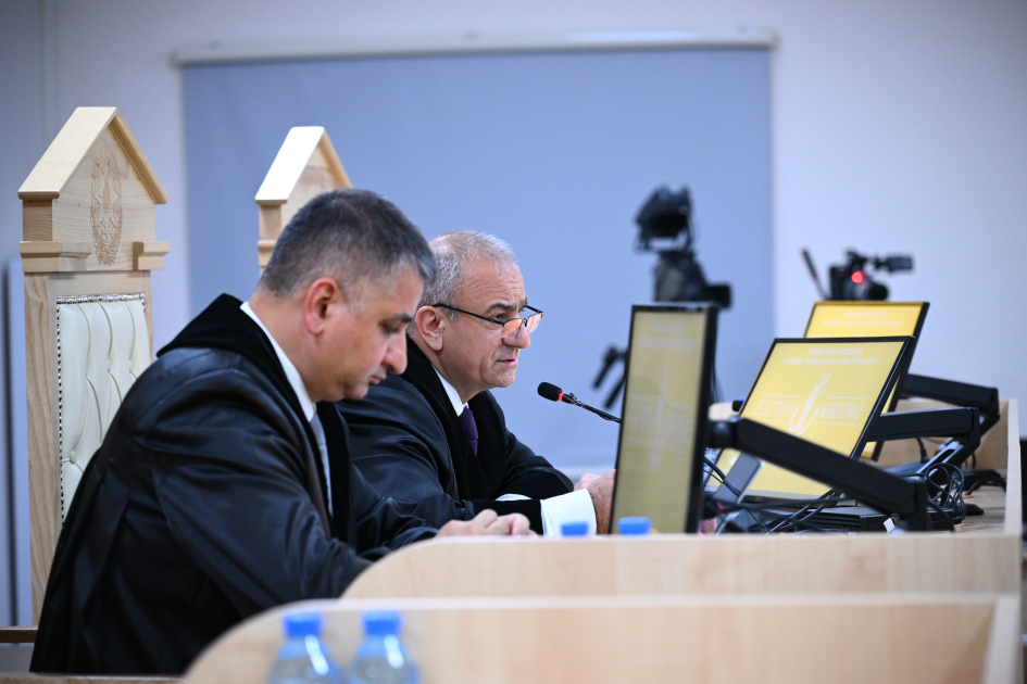 Vətən müharibəsində Ermənistan silahlı qüvvələrinin Azərbaycanın mülki infrastrukturuna ziyan vurması ilə bağlı sənədlər məhkəmədə tədqiq olunub (FOTO)