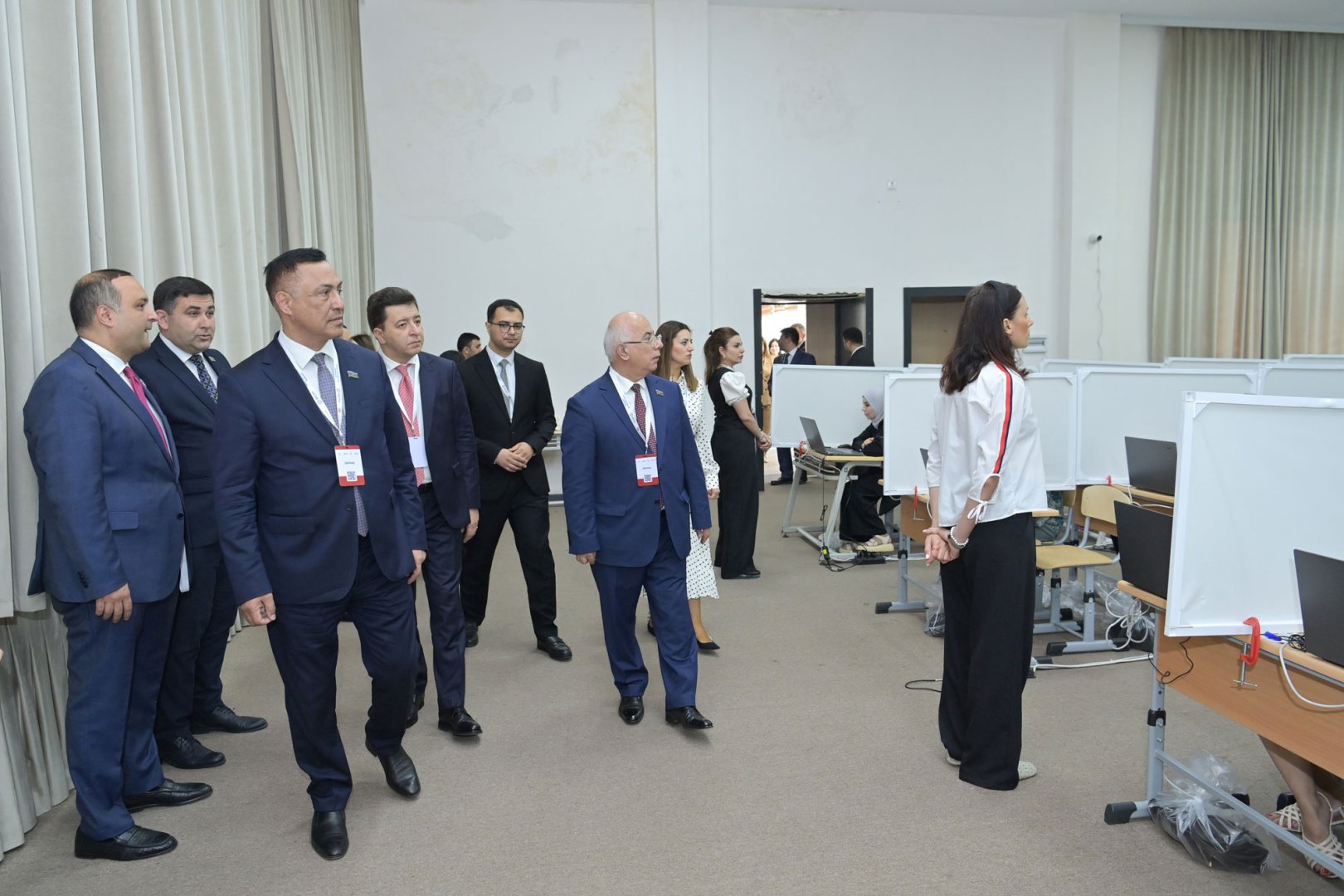 Millət vəkilləri sertifikatlaşdırma imtahanını izləyiblər (FOTO)