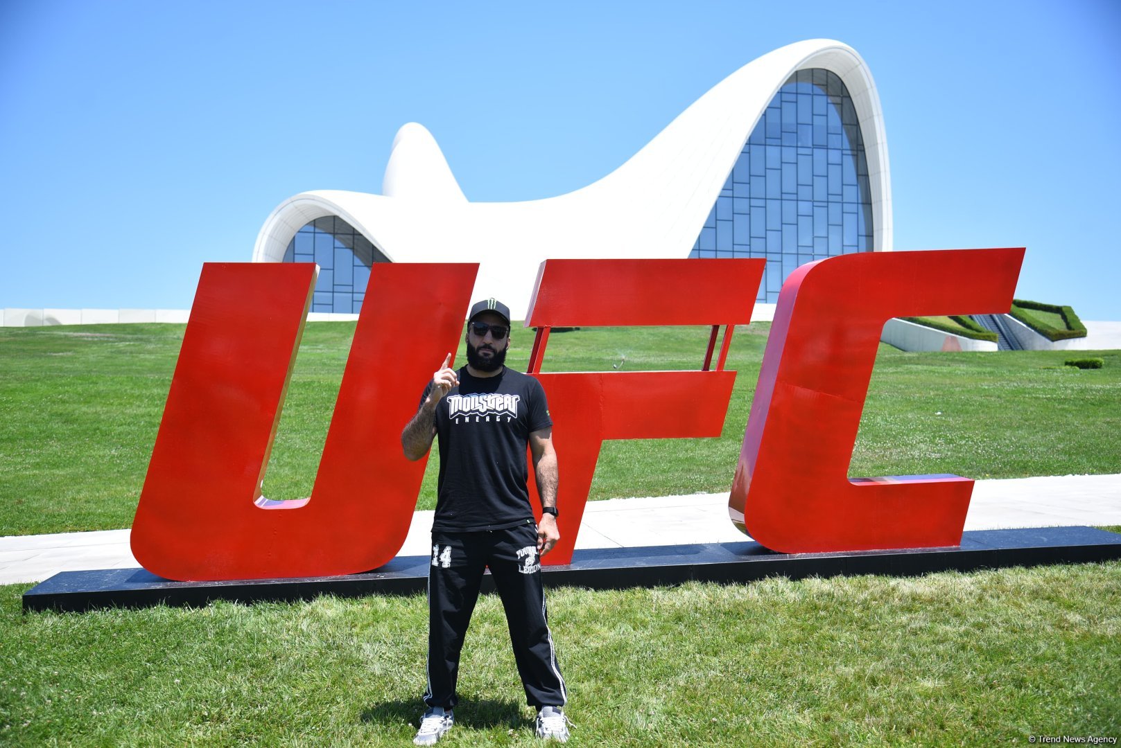 Azərbaycanda hər şey yüksək səviyyədə təşkil olunub - Amerikalı UFC döyüşçüsü  (FOTO)
