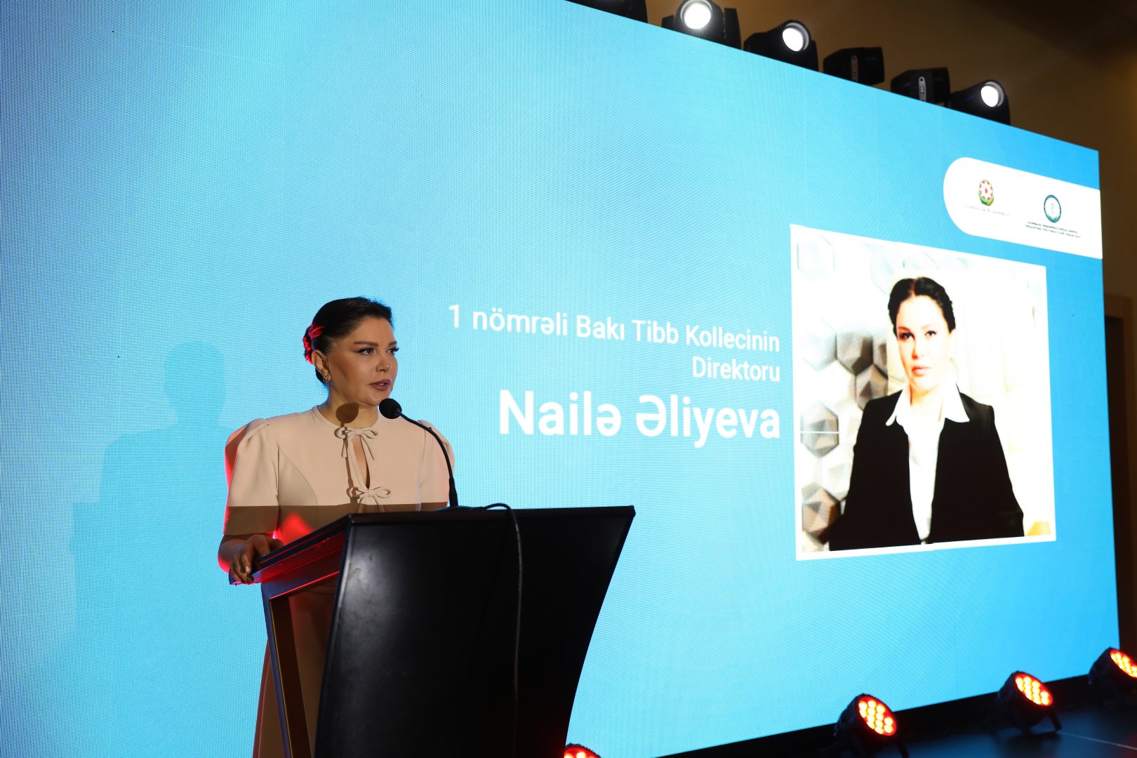 Səhiyyə naziri məzunlarla görüşdə: "Azərbaycanın sağlam gələcəyi sizin əlinizdədir” (FOTO)