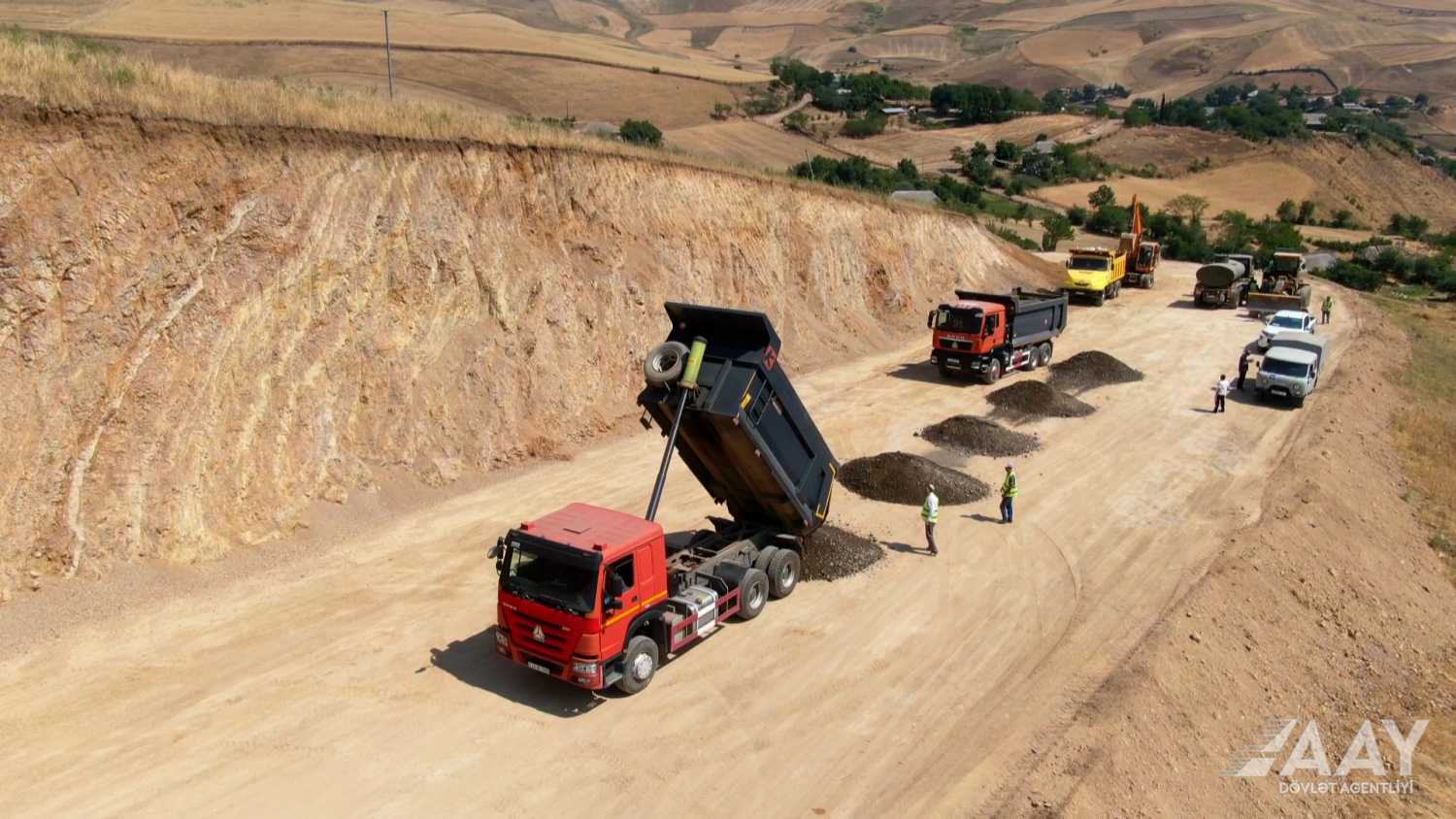 Cəlilabadda 9 yaşayış məntəqəsini əhatə edən yollar yenidən qurulur