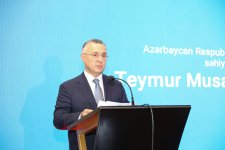 Səhiyyə naziri məzunlarla görüşdə: "Azərbaycanın sağlam gələcəyi sizin əlinizdədir” (FOTO)