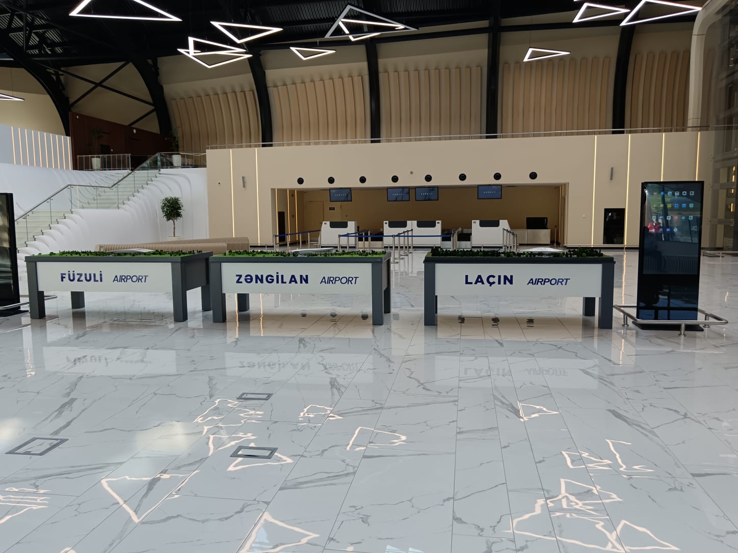 Azərbaycanda akkreditə olunmuş diplomatik korpusun nümayəndələri Laçında olublar (FOTO)