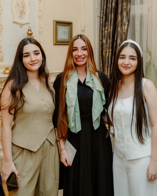 Maqsud İbrahimbəyov Yaradıcılıq Mərkəzində “Zeynəbin sehrli dünyası” adlı sərginin açılışı olub (FOTO)