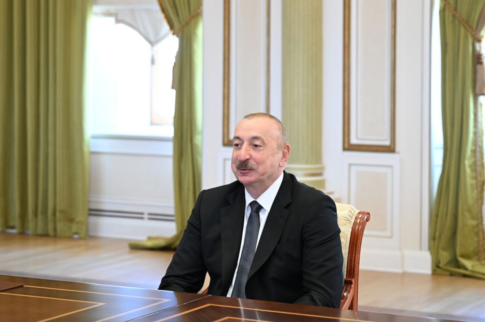 Prezident İlham Əliyev UFC-nin prezidentini qəbul edib (FOTO)