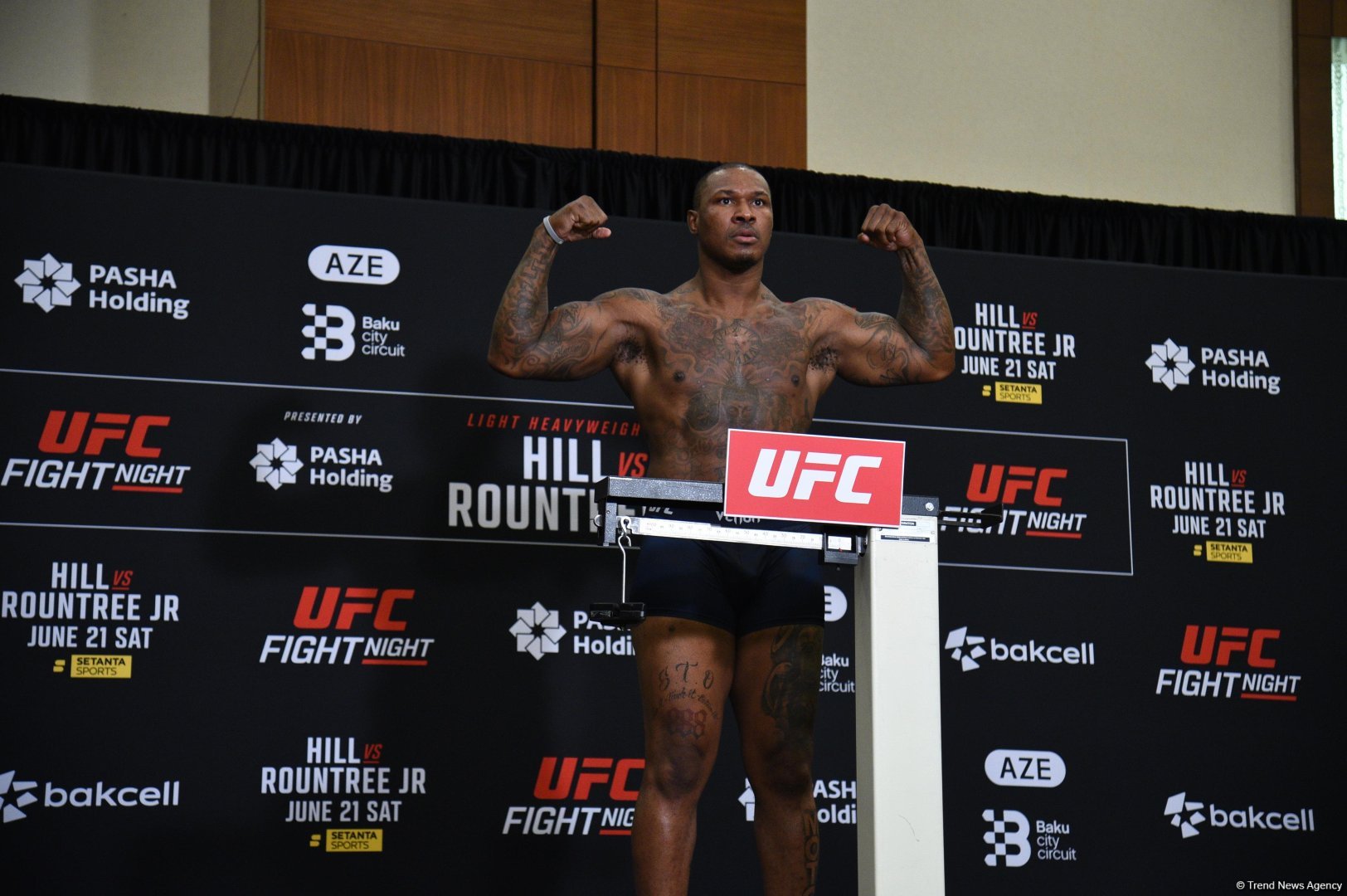 Bakıda "UFC Fight Night" iştirakçılarının rəsmi çəki mərasimi keçirilib (FOTO)