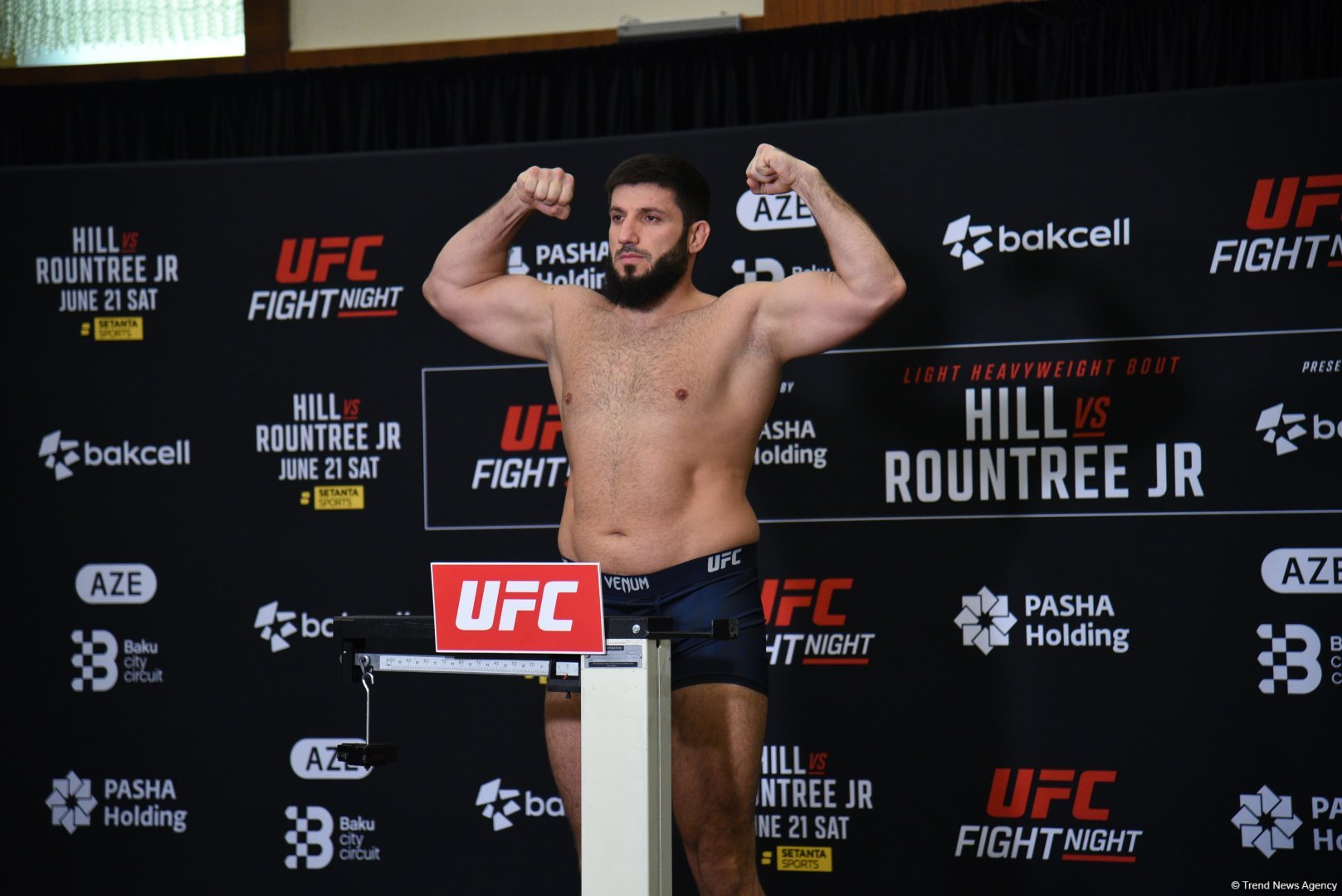 Bakıda "UFC Fight Night" iştirakçılarının rəsmi çəki mərasimi keçirilib (FOTO)