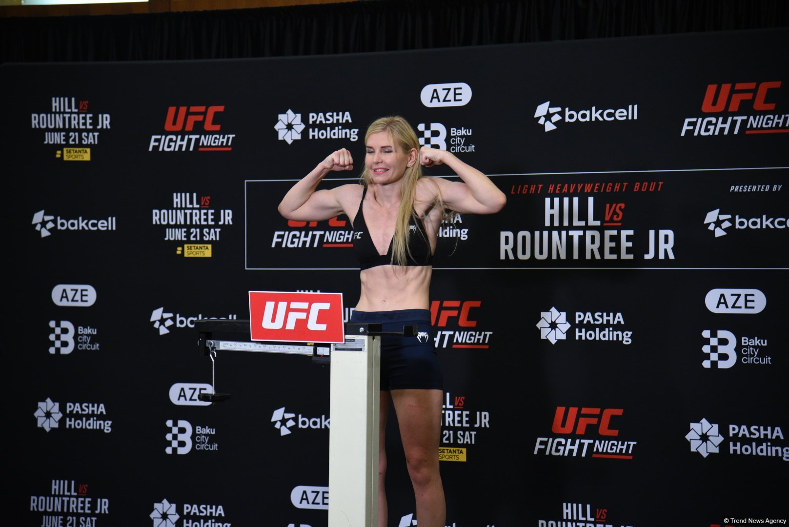 Bakıda "UFC Fight Night" iştirakçılarının rəsmi çəki mərasimi keçirilib (FOTO)