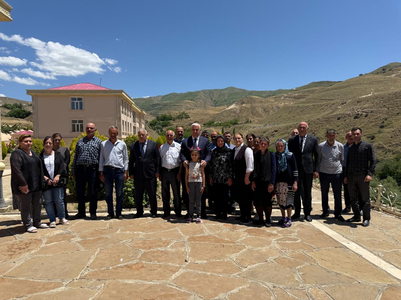 Milli Məclisin deputatı Vüqar Rəhimzadə Culfada seçiciləri ilə növbəti görüşünü keçirib (FOTO)