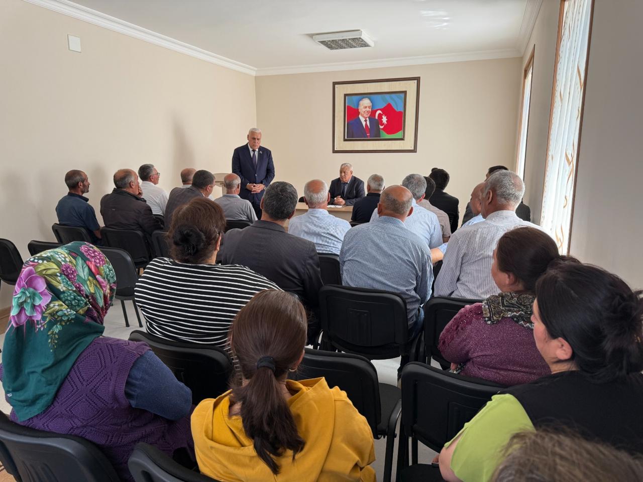 Milli Məclisin deputatı Vüqar Rəhimzadə Culfada seçiciləri ilə növbəti görüşünü keçirib (FOTO)