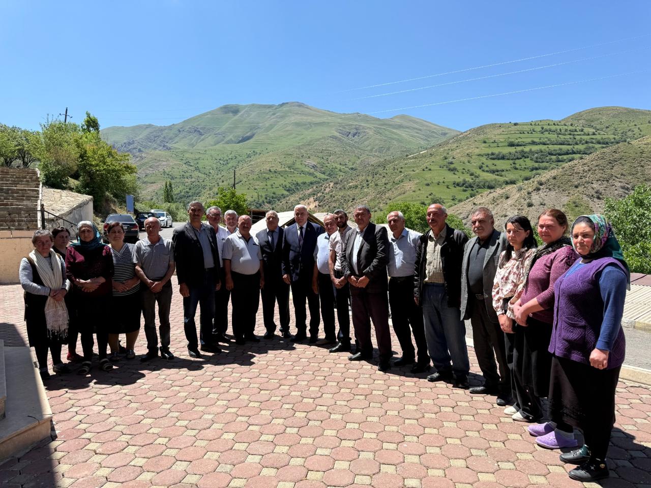 Milli Məclisin deputatı Vüqar Rəhimzadə Culfada seçiciləri ilə növbəti görüşünü keçirib (FOTO)