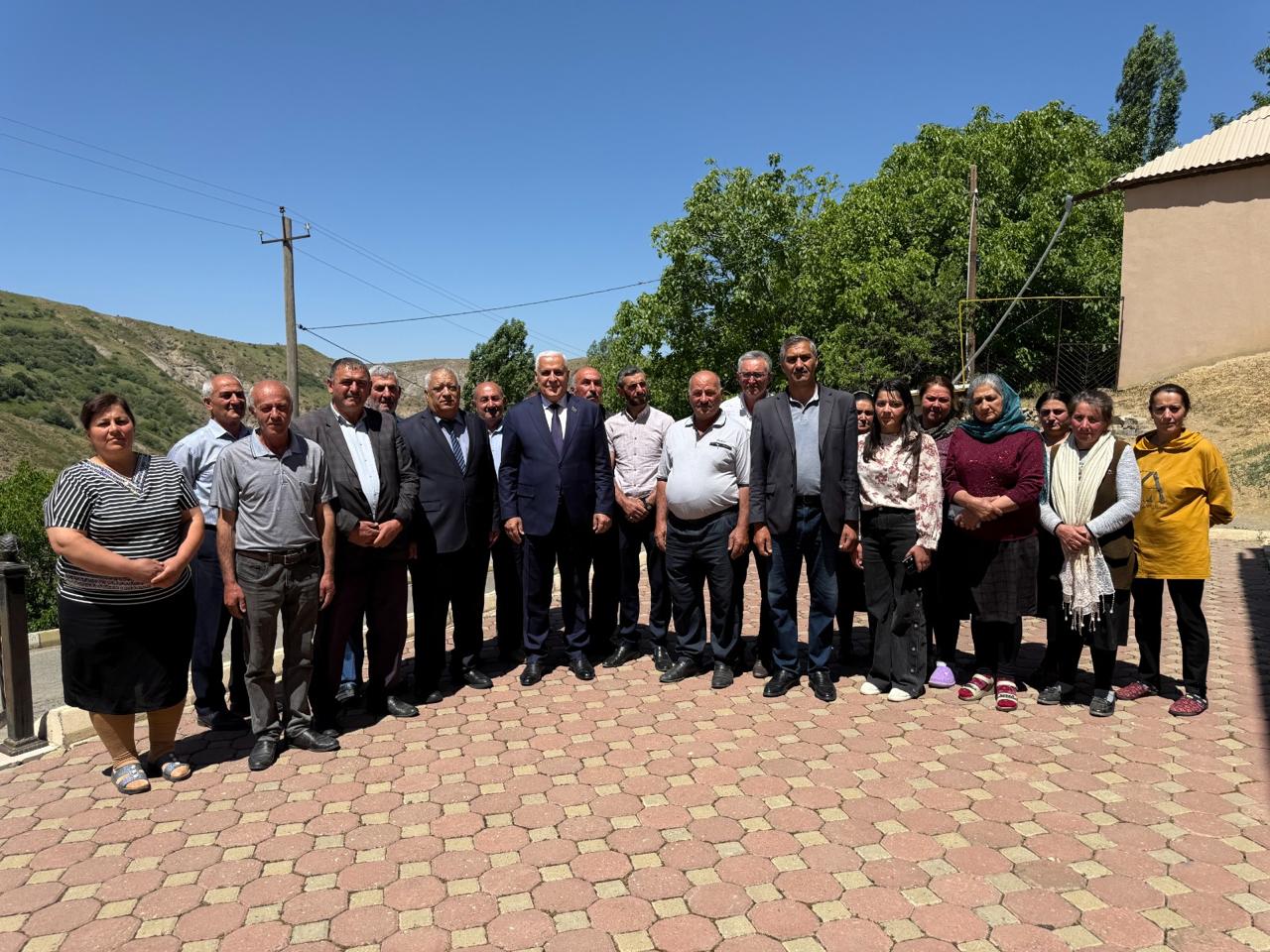 Milli Məclisin deputatı Vüqar Rəhimzadə Culfada seçiciləri ilə növbəti görüşünü keçirib (FOTO)