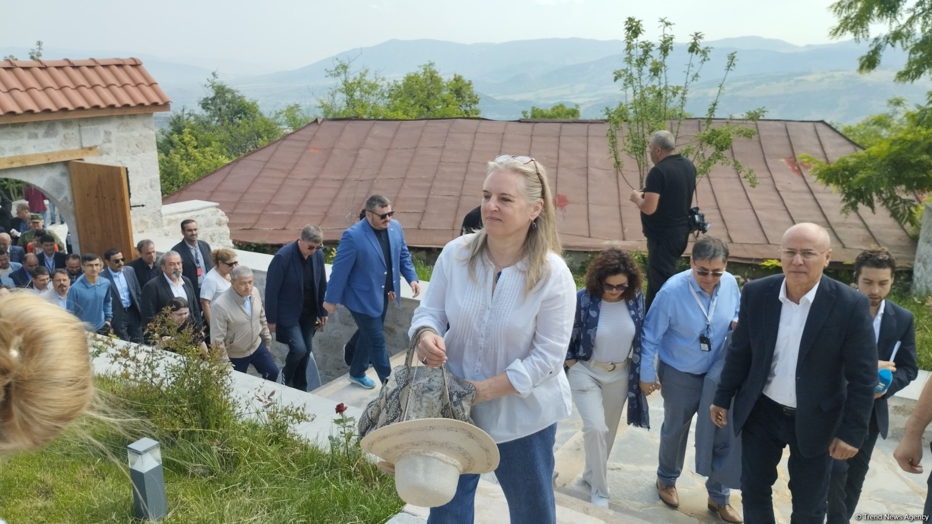 Diplomatik korpusun nümayəndələri Şuşa şəhəri ilə tanış olublar (FOTO) (YENİLƏNİB)
