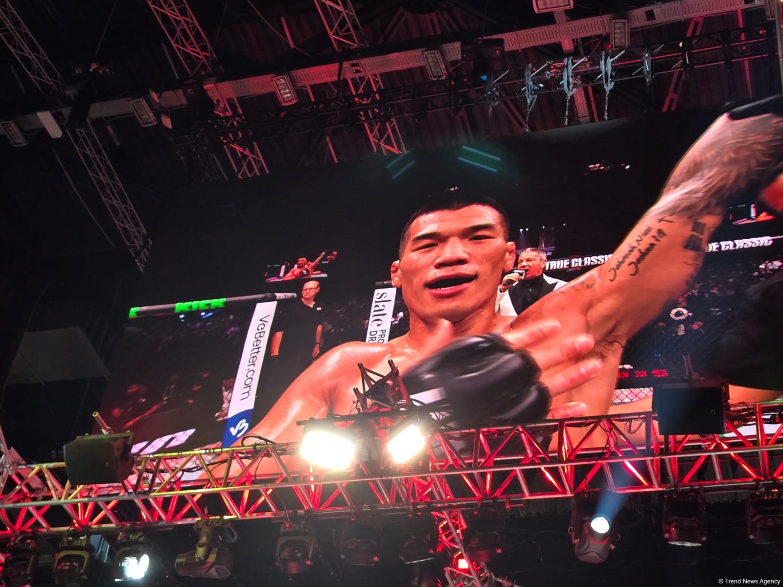 UFC Fight Night: Cənubi Koreyadan olan daha bir idmançı qalib olub (FOTO)