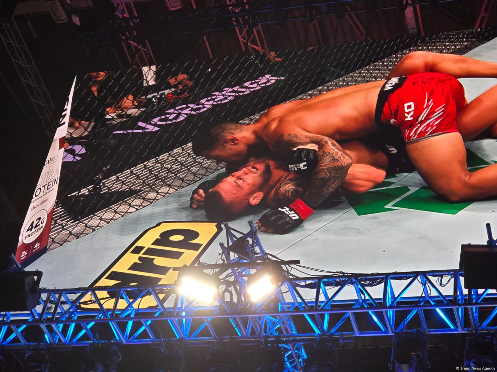 UFC Fight Night: Cənubi Koreyadan olan daha bir idmançı qalib olub (FOTO)