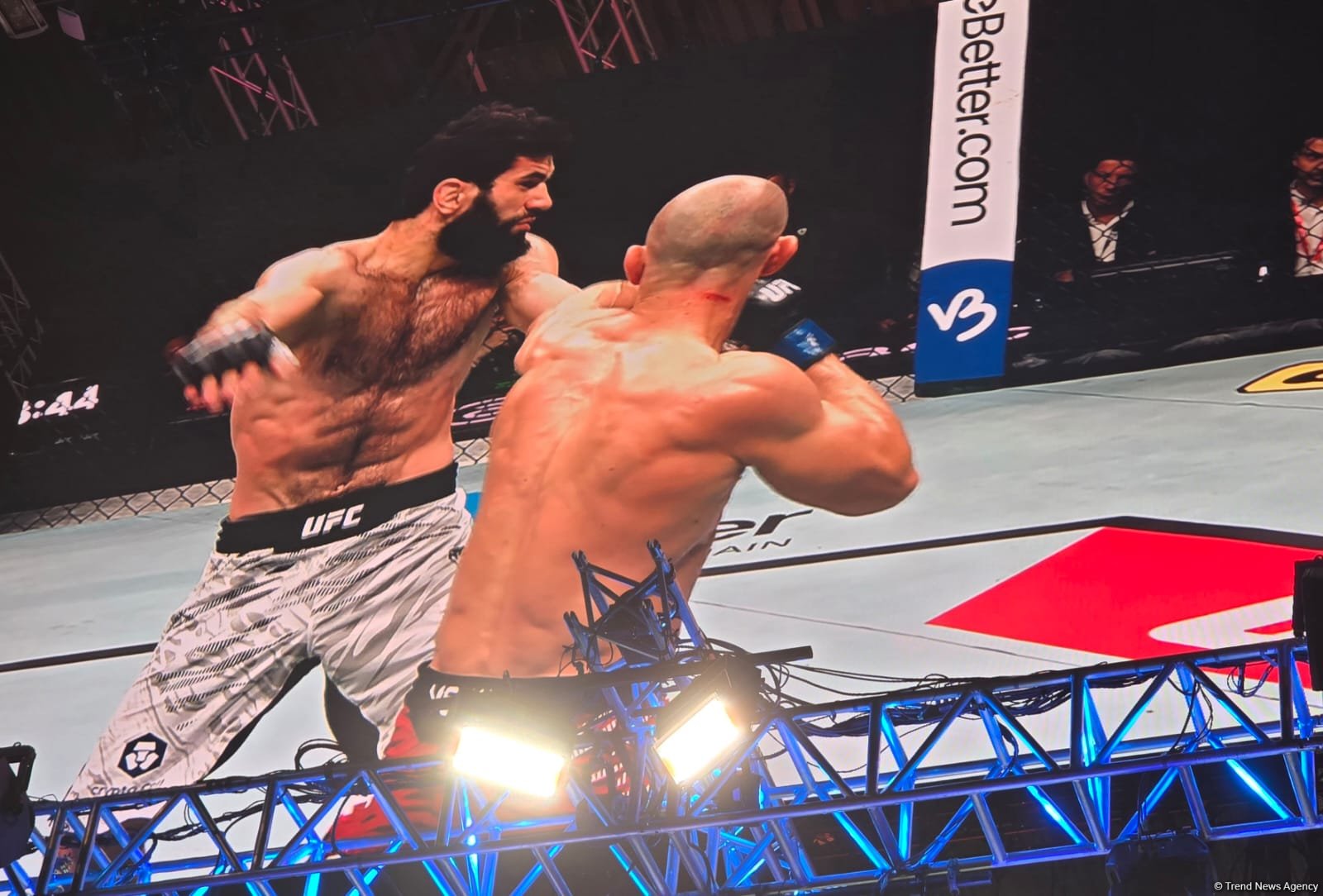 UFC Fight Night: Tacikistan təmsilçisi qalib olub (FOTO)
