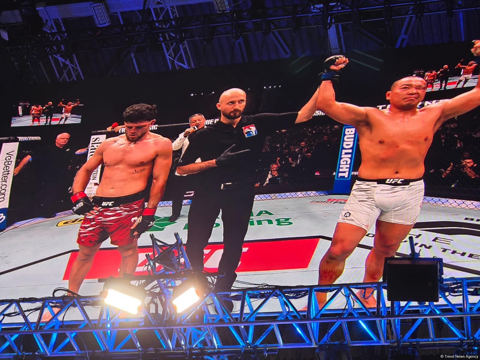 UFC Fight Night: Cənubi Koreyadan olan döyüşçü qalib olub (FOTO)