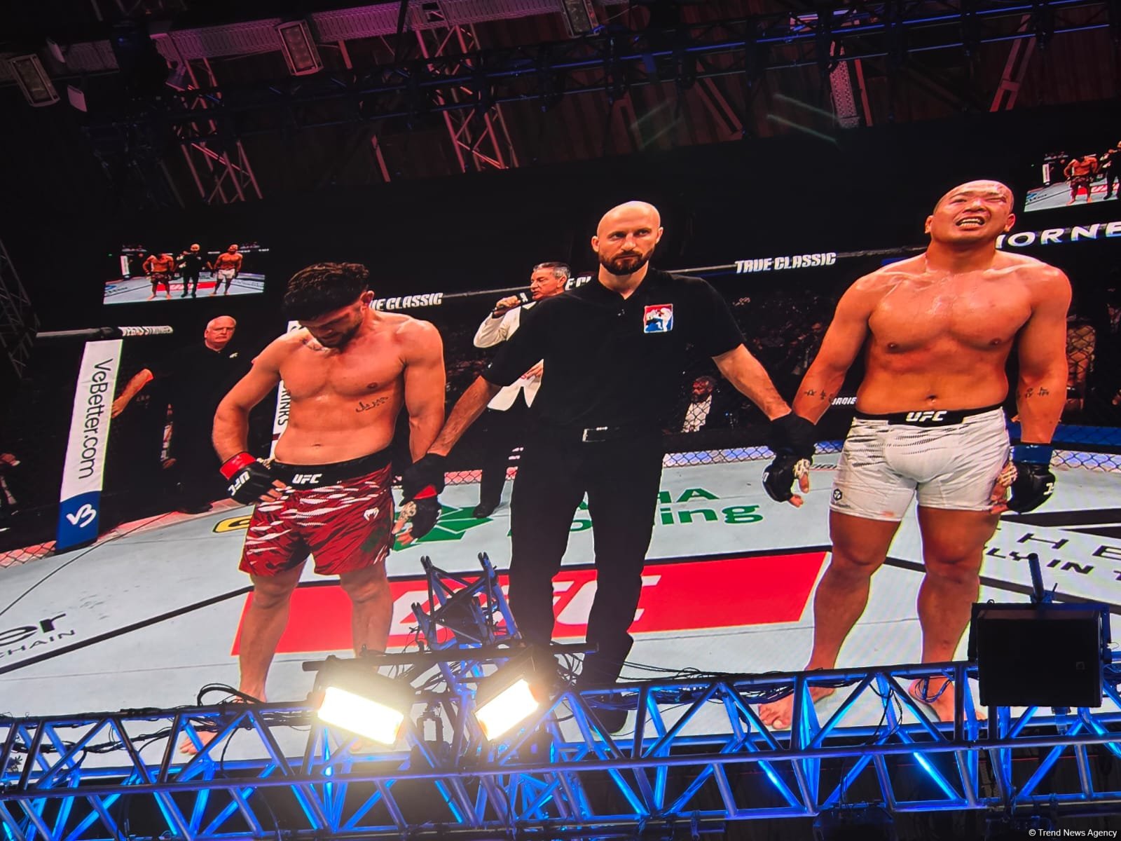 UFC Fight Night: Cənubi Koreyadan olan döyüşçü qalib olub (FOTO)