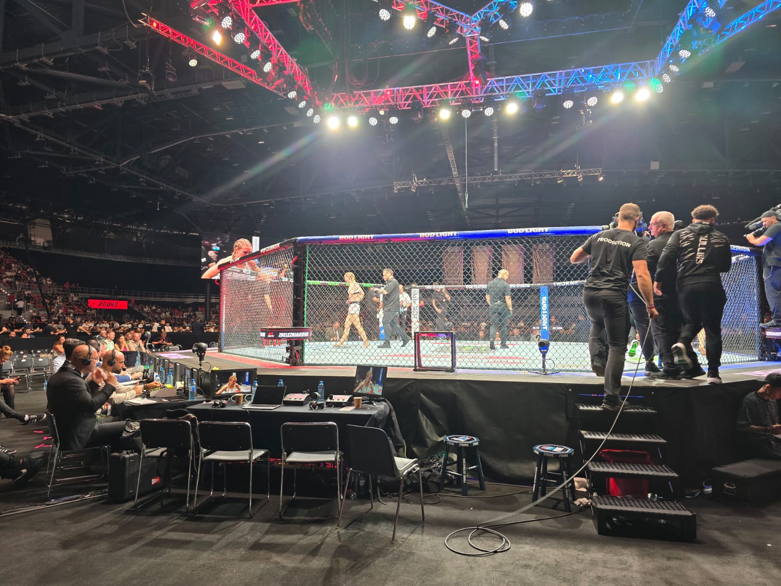 UFC Fight Night: Rusiyalı döyüşçü qələbə qazanıb (FOTO)