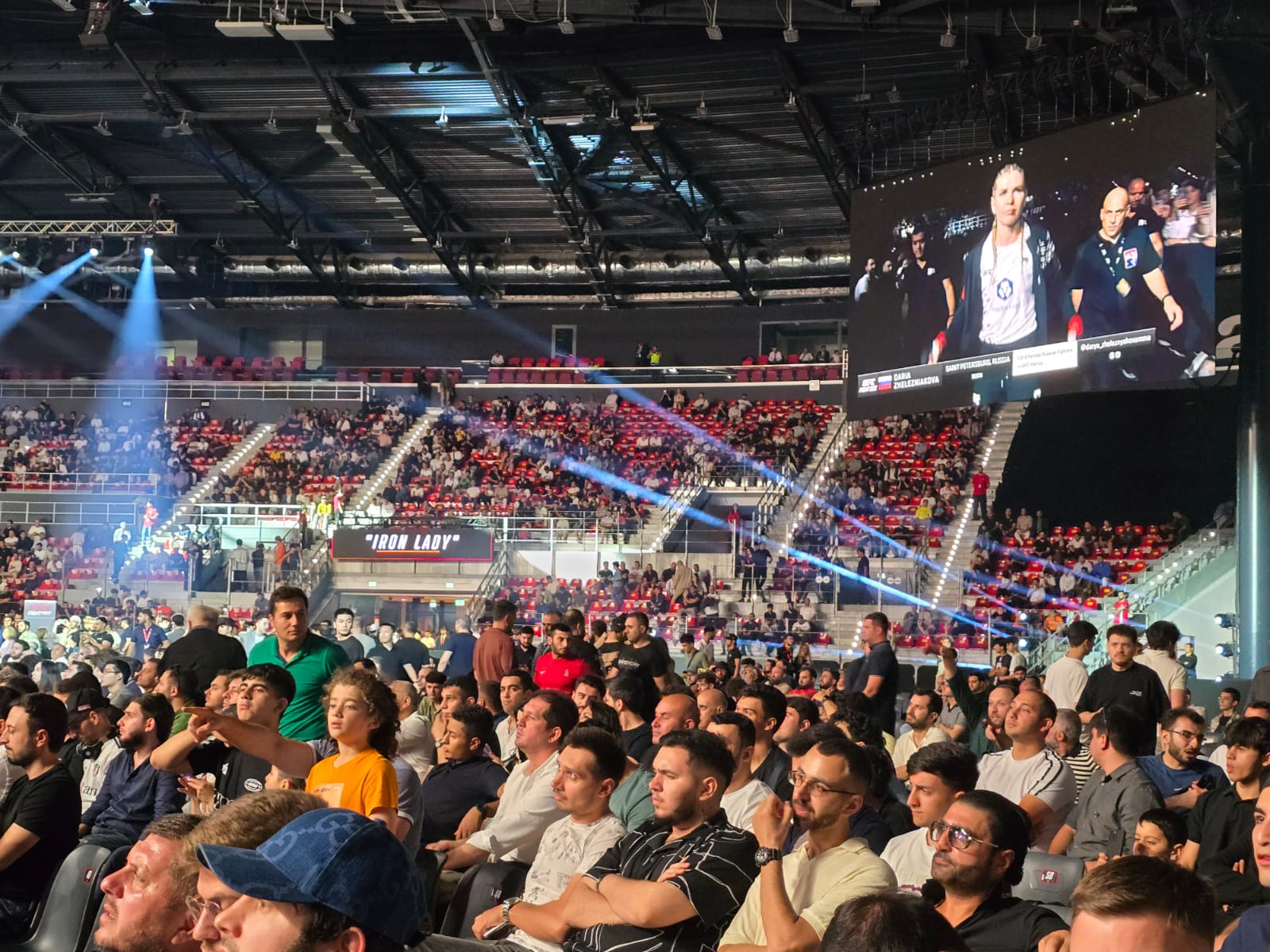 UFC Fight Night: Rusiyalı döyüşçü qələbə qazanıb (FOTO)