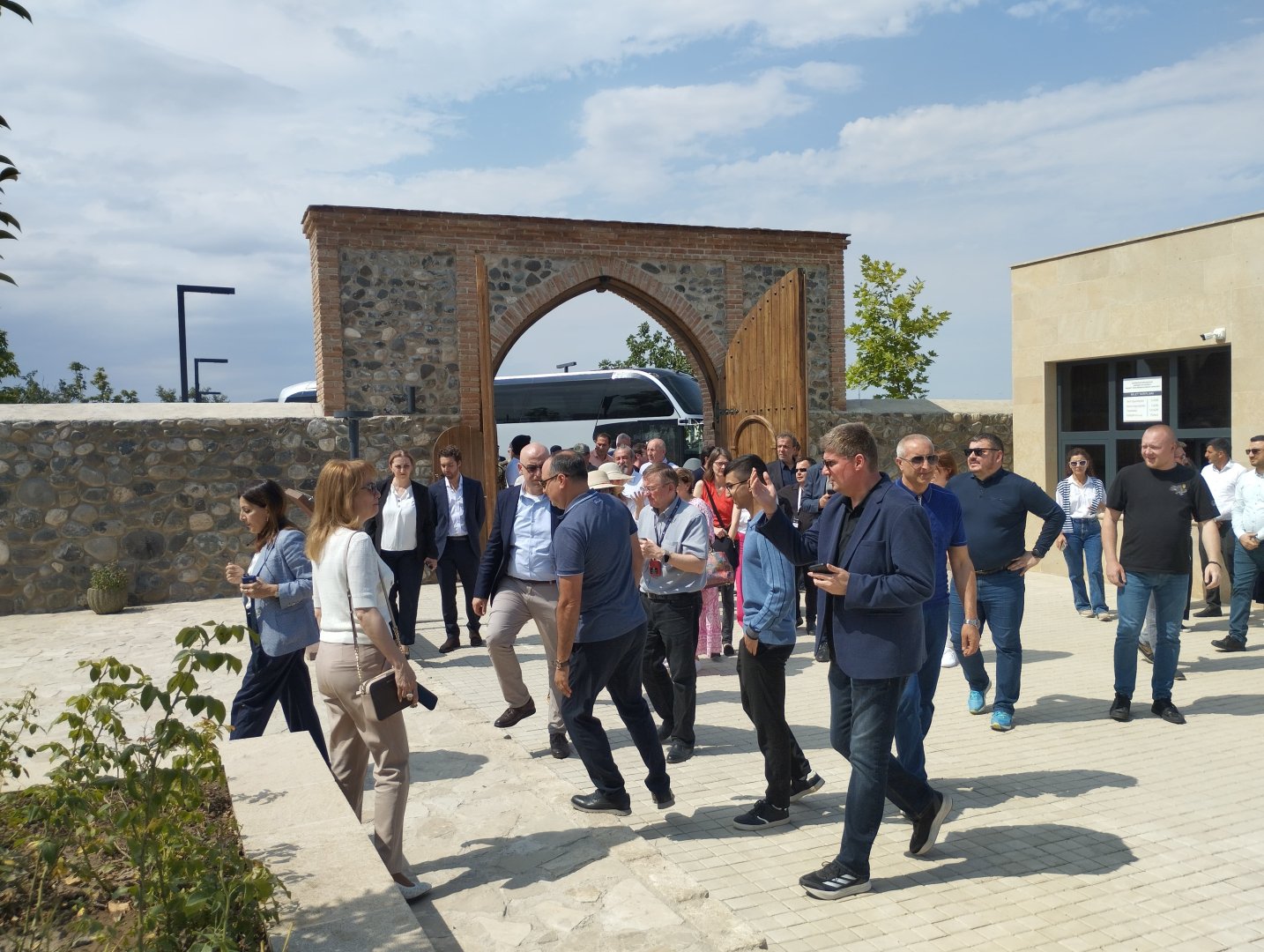 Azərbaycandankı diplomatik korpusun üzvlərinin Şərqi Zəngəzur və Qarabağa səfəri Laçın hava limanında başlayıb Ağdam dəmiryol vağzalıbda başa çatdı (FOTO) (YENİLƏNİB)