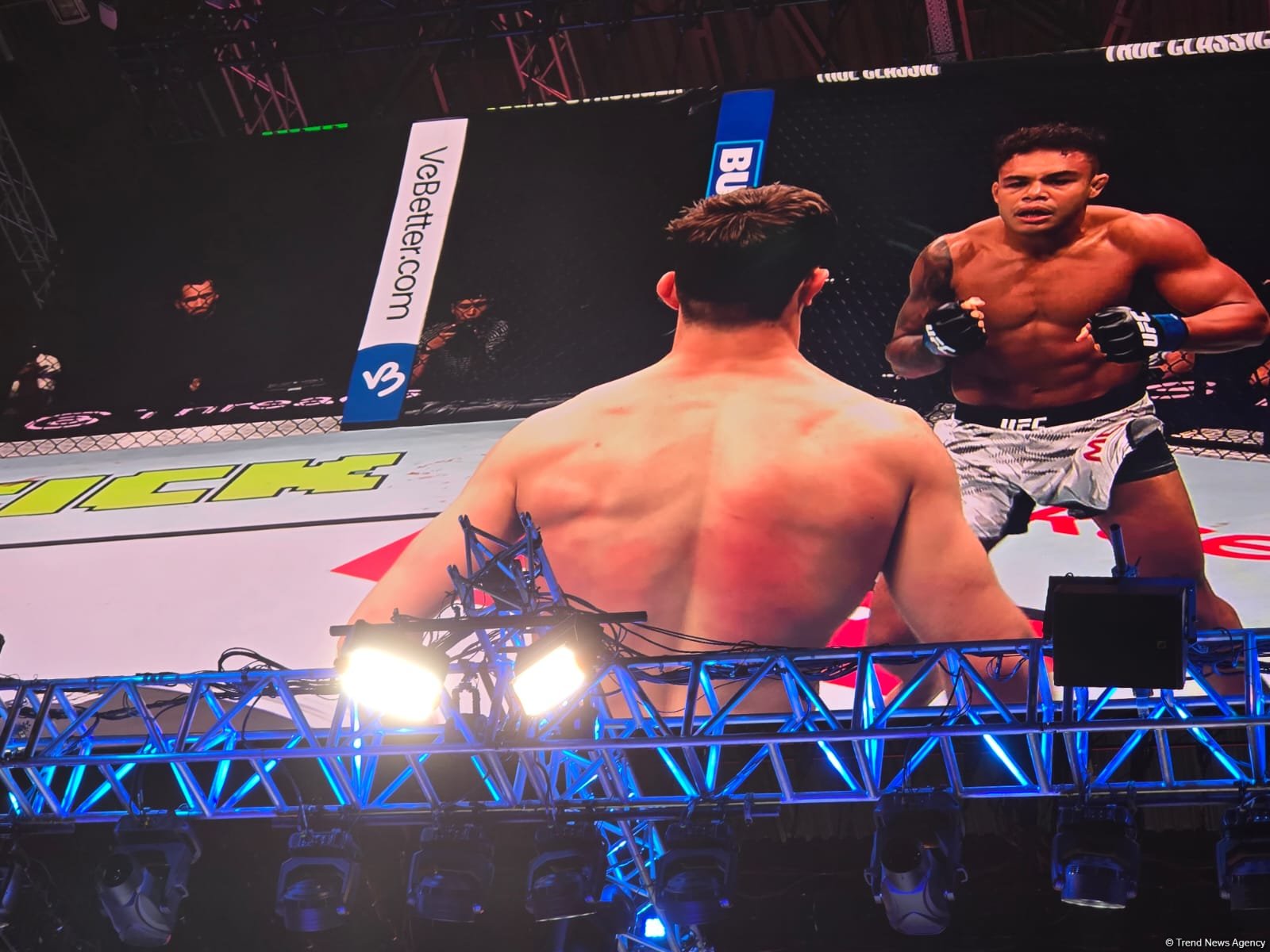 UFC Fight Night: Nazim Sadıxov qələbə qazanıb (FOTO)