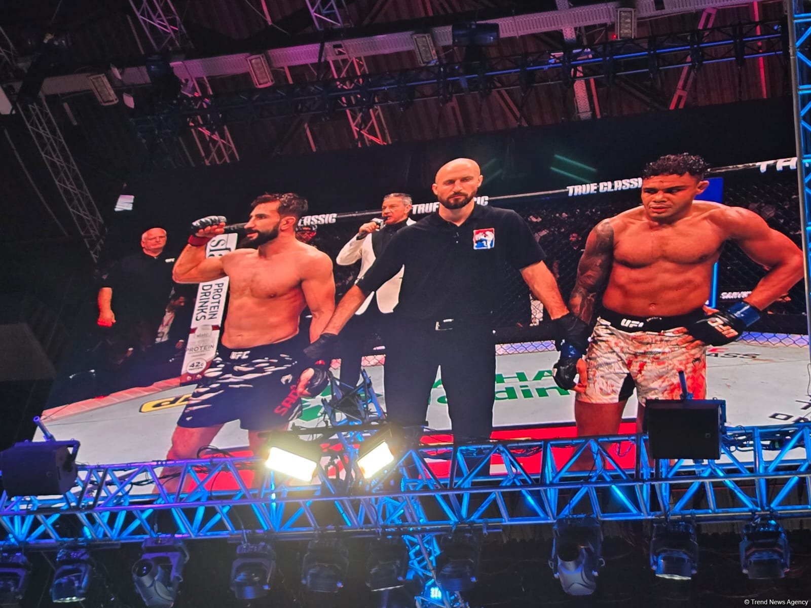 UFC Fight Night: Nazim Sadıxov qələbə qazanıb (FOTO)