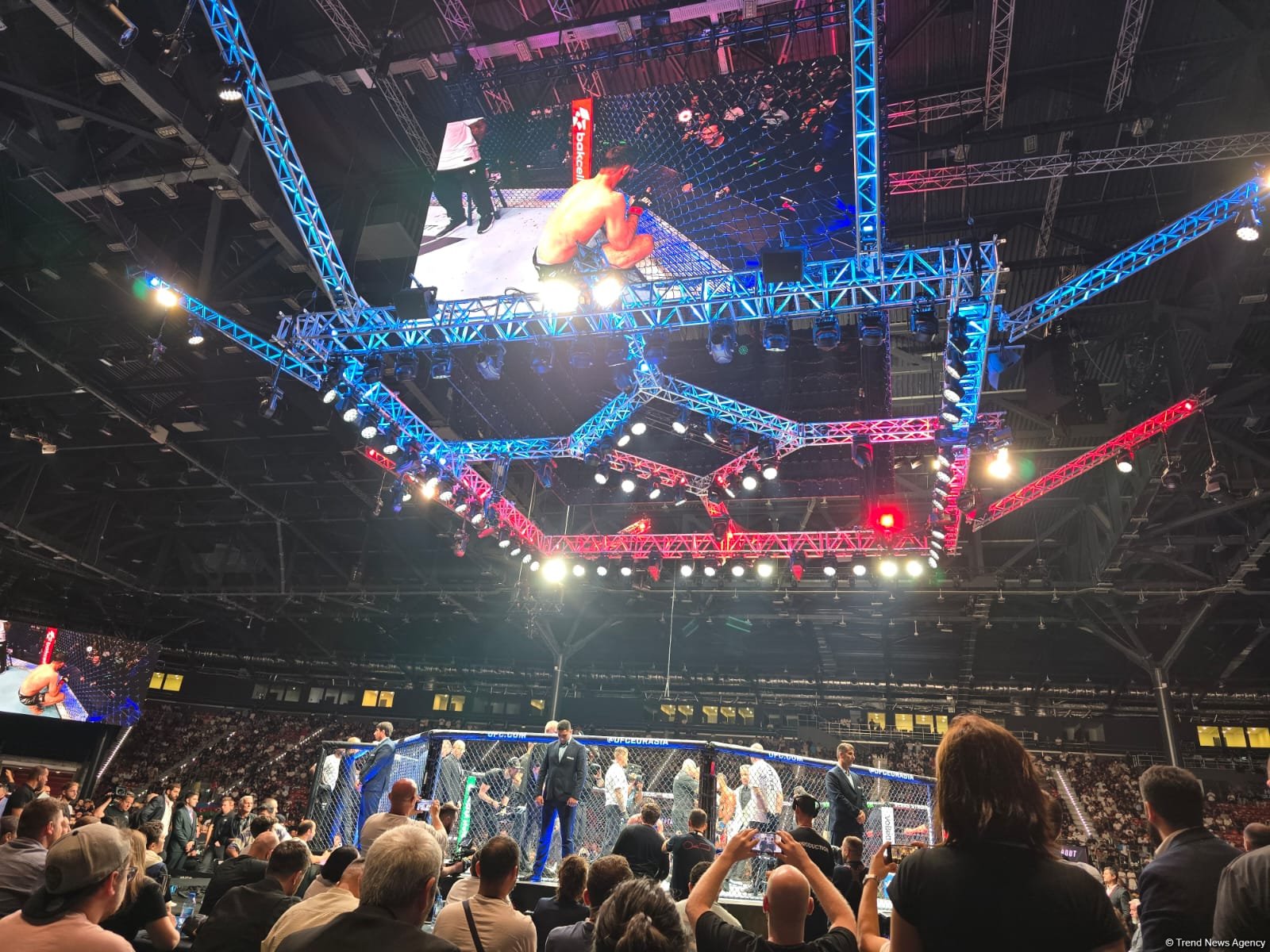 UFC Fight Night: Nazim Sadıxov qələbə qazanıb (FOTO)