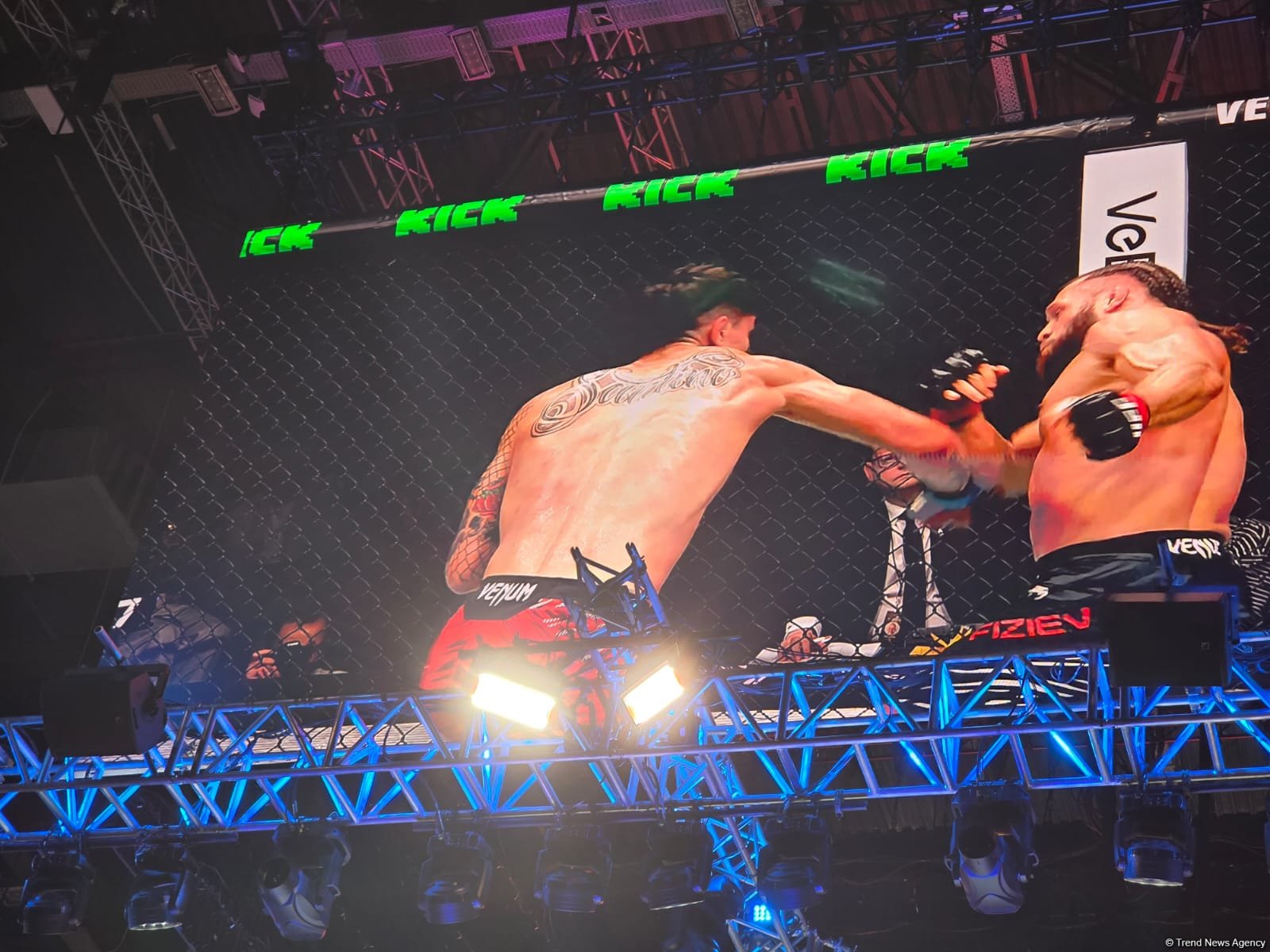 UFC Fight Night: Rafael Fiziyev qalib olub (FOTO)