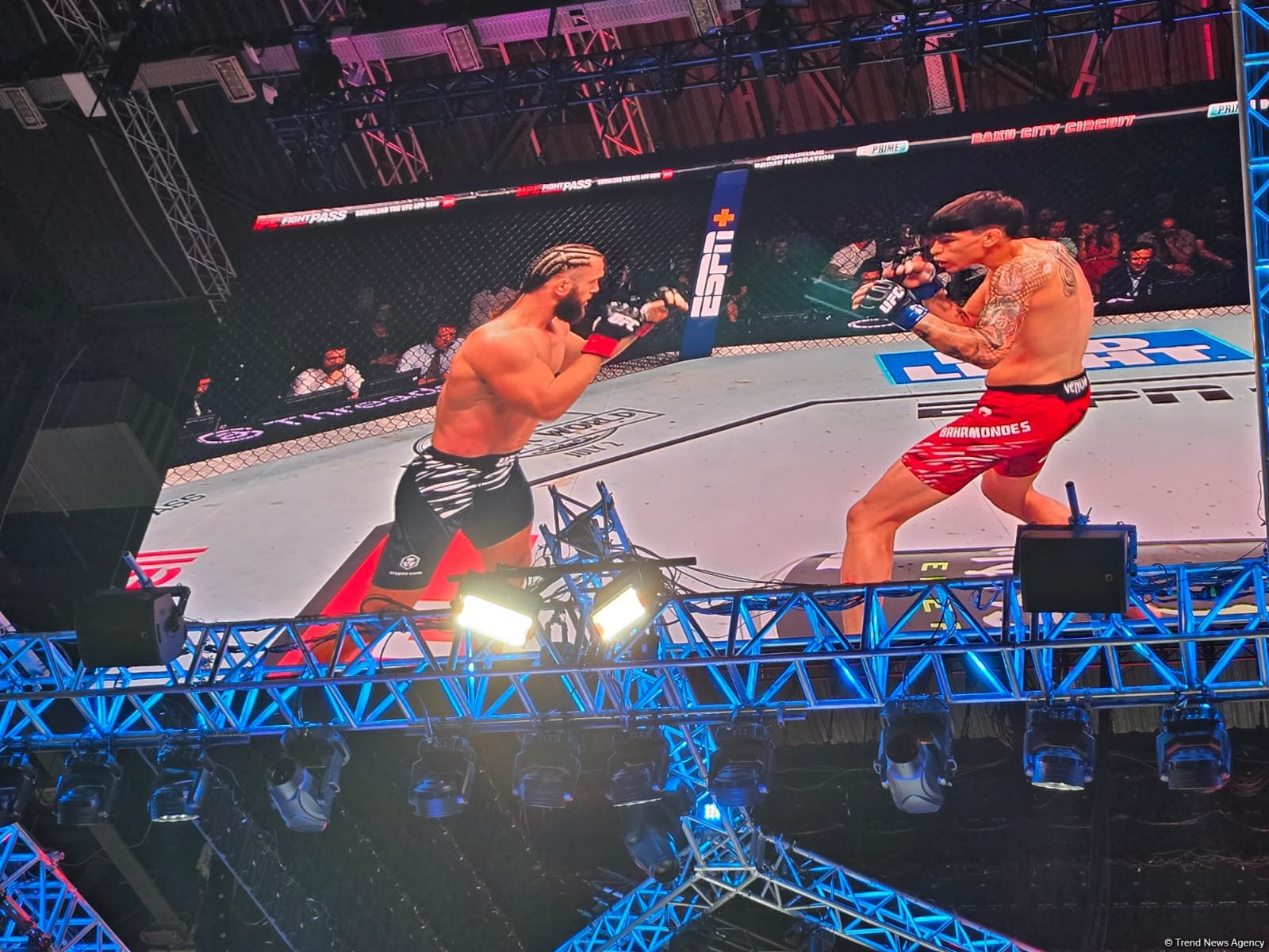 UFC Fight Night: Rafael Fiziyev qalib olub (FOTO)