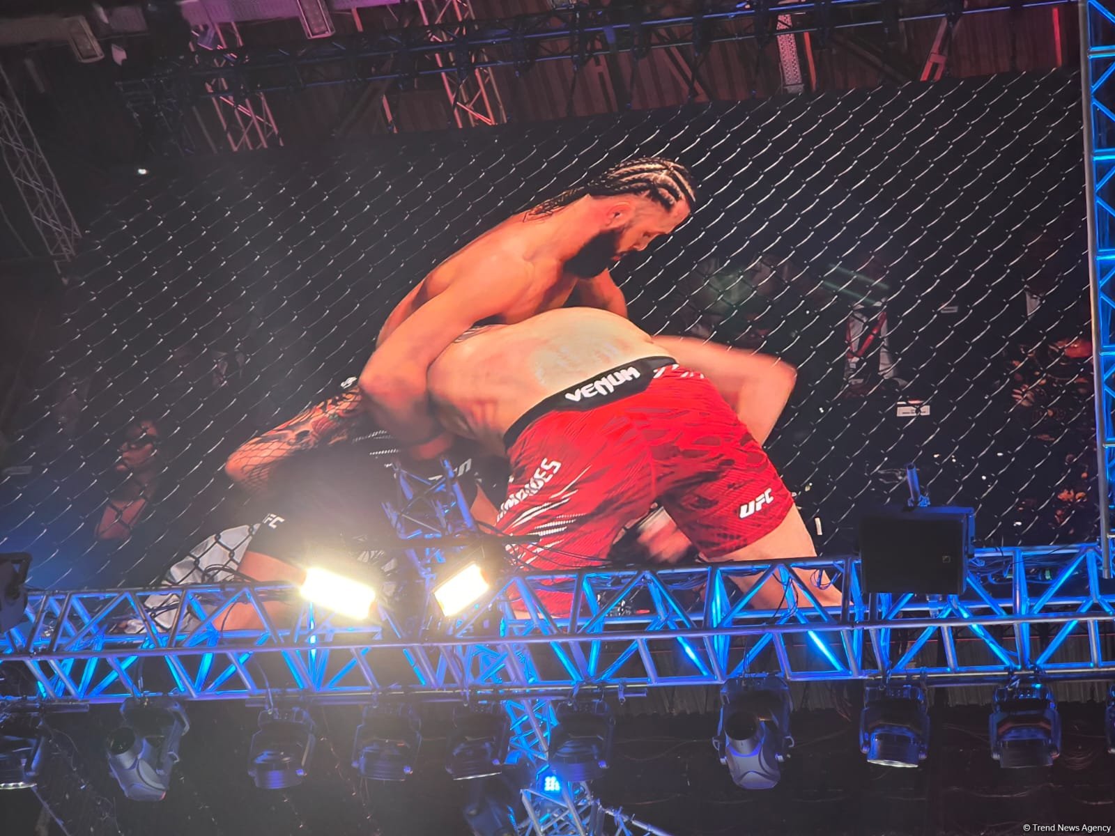 UFC Fight Night: Rafael Fiziyev qalib olub (FOTO)