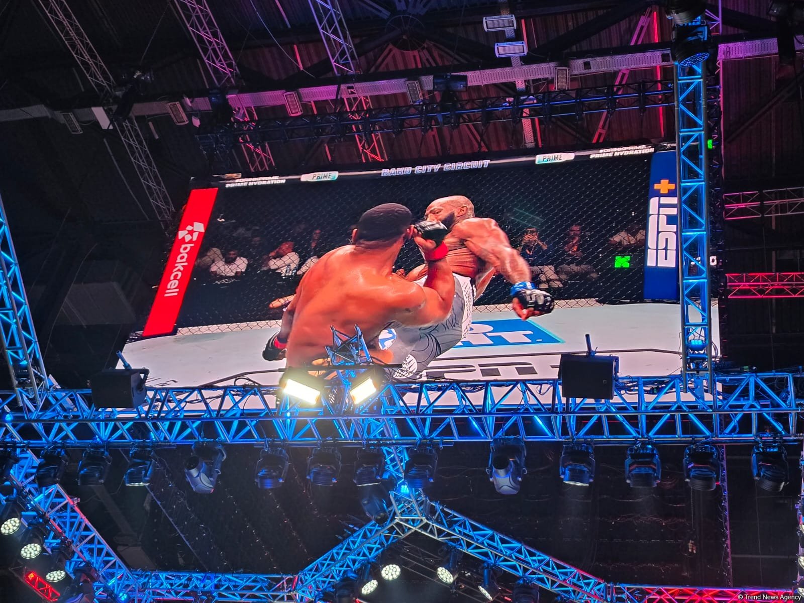 UFC Fight Night: Amerikalı Xəlil Rauntri Junior qalib olub (FOTO)