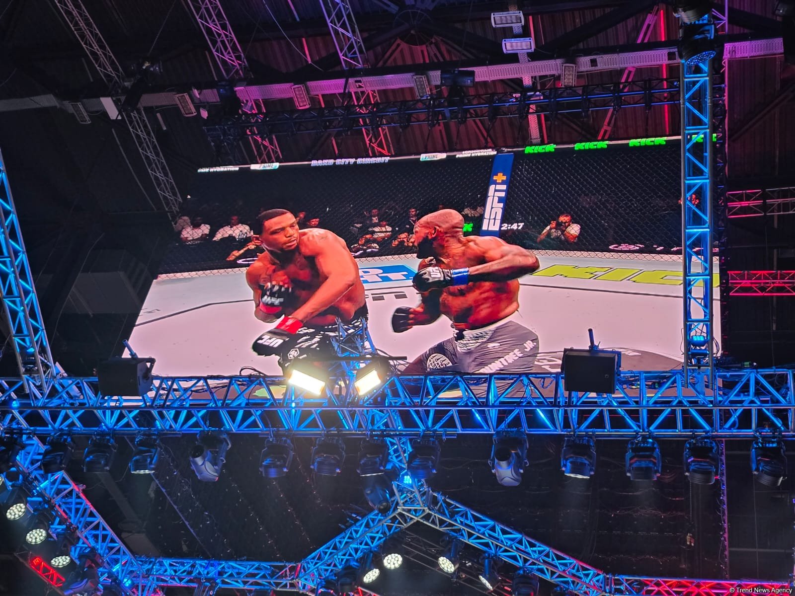 UFC Fight Night: Amerikalı Xəlil Rauntri Junior qalib olub (FOTO)