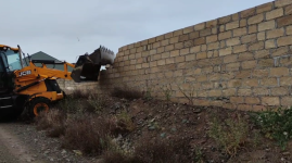 Fövqəladə Hallar Nazirliyi tərəfindən qanunsuz tikililər sökülüb (FOTO)