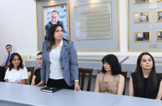 "Qaçqınkom"da dövlət qulluqçularının peşə bayramı gününə həsr olunmuş tədbir keçirilib (FOTO)