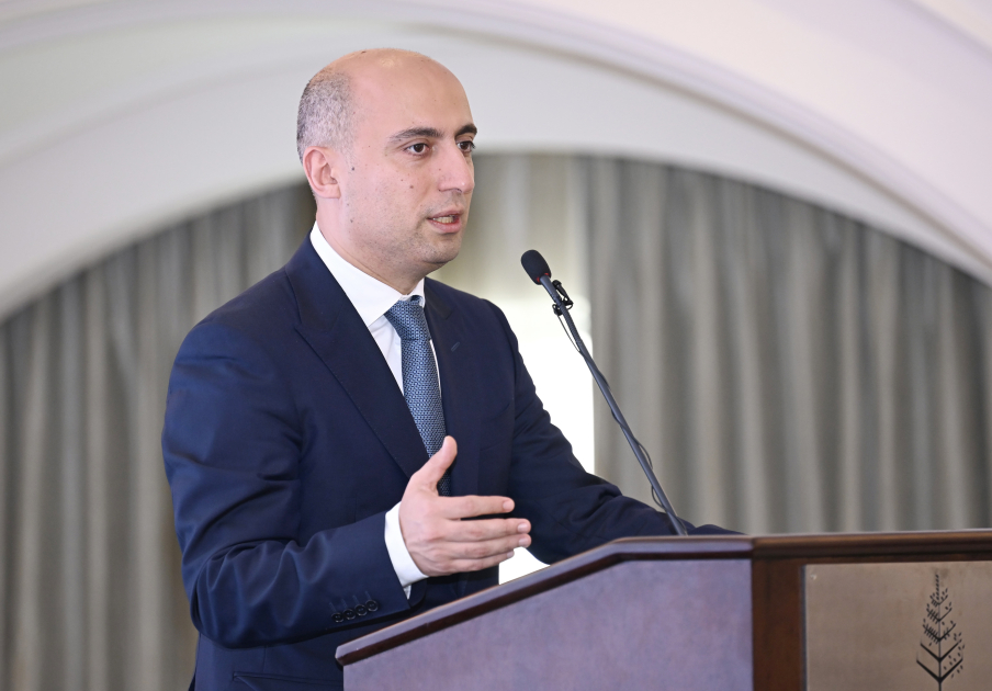 Heydər Əliyev Fondunun vitse-prezidenti Leyla Əliyeva “Gənc qızların təhsilinə dəstək” layihəsi iştirakçılarının məzun günündə iştirak edib (FOTO)