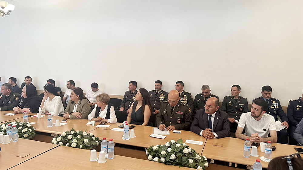 Müdafiə Nazirliyində media və QHT nümayəndələri ilə görüş keçirilib (FOTO)