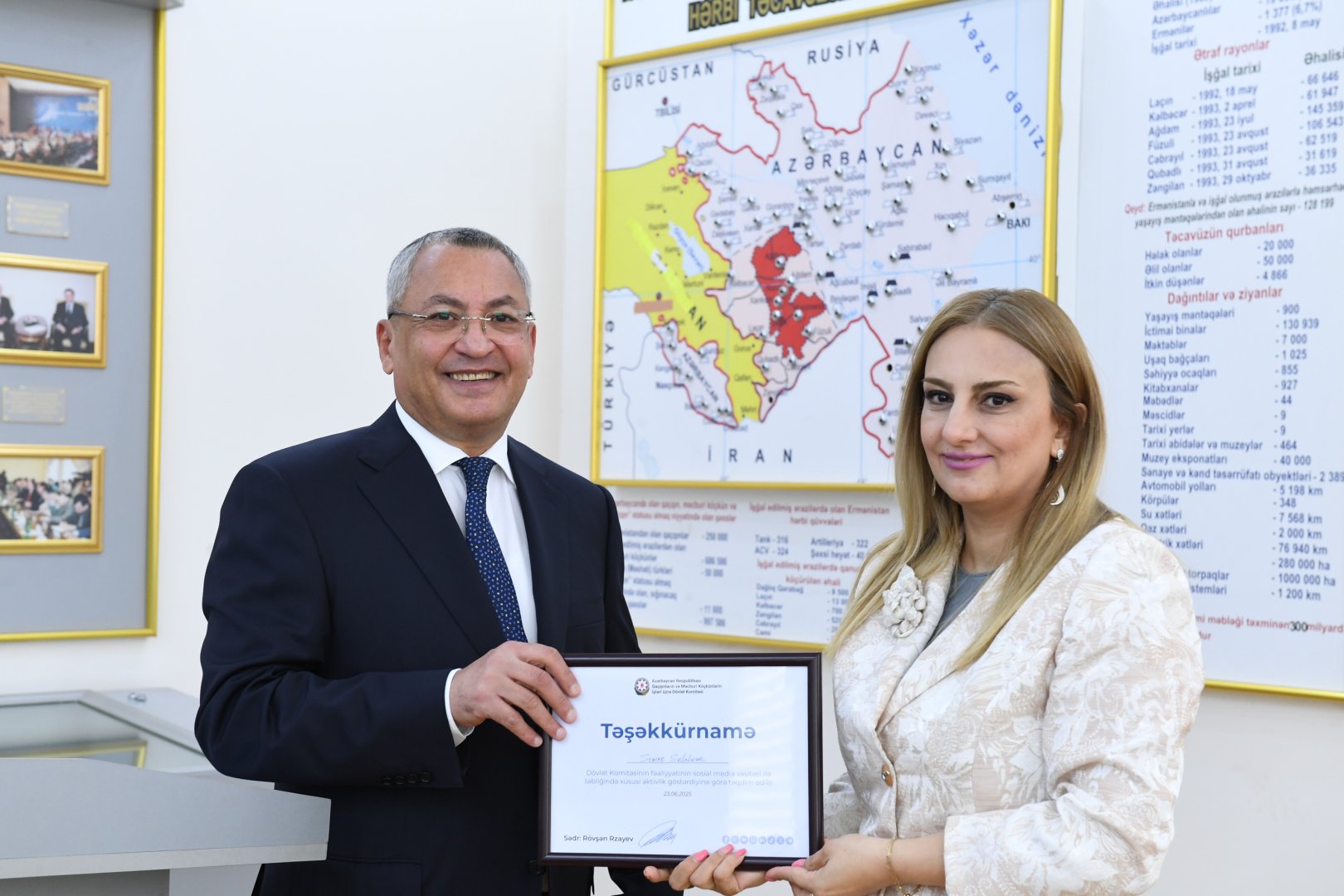 "Qaçqınkom"da dövlət qulluqçularının peşə bayramı gününə həsr olunmuş tədbir keçirilib (FOTO)
