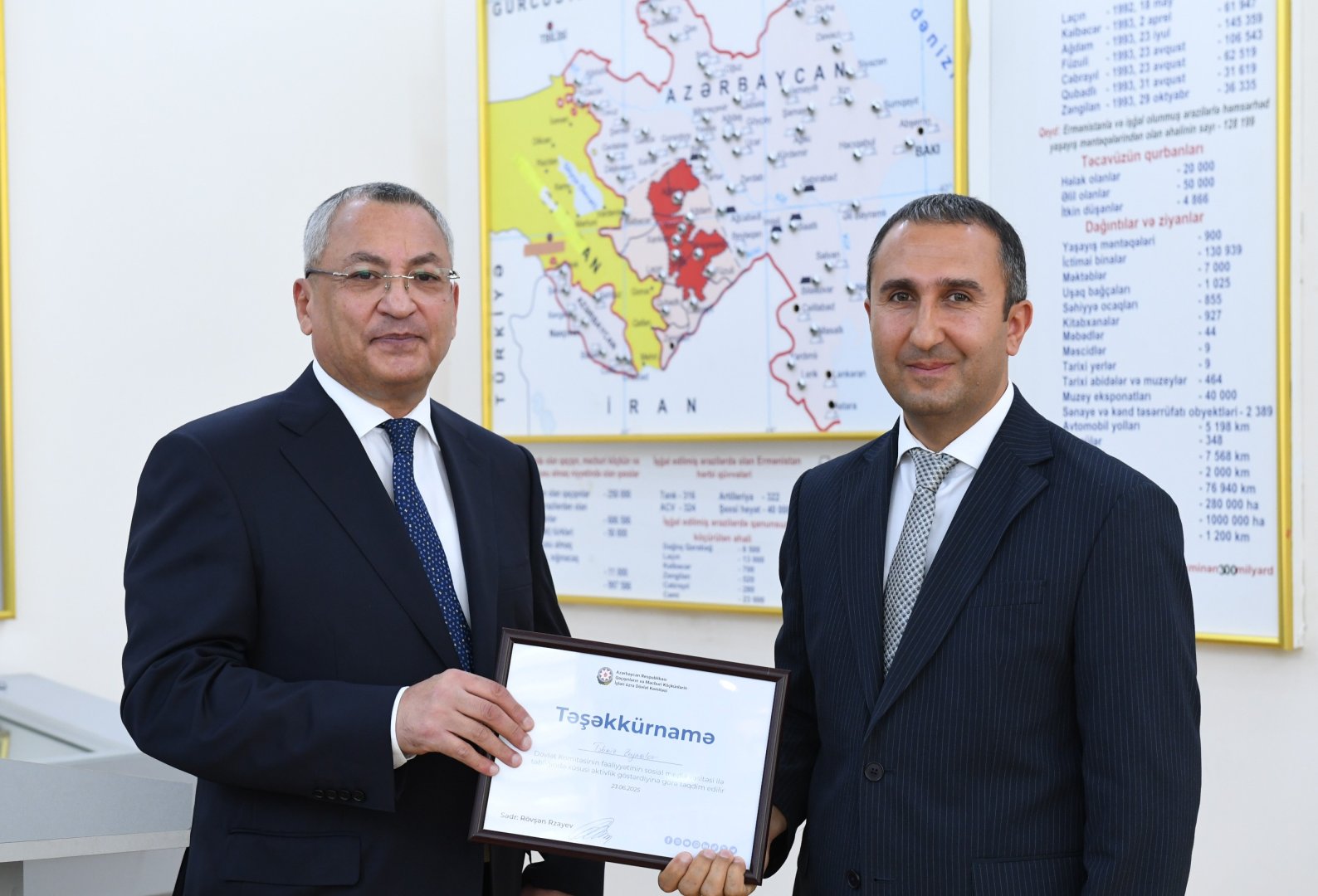 "Qaçqınkom"da dövlət qulluqçularının peşə bayramı gününə həsr olunmuş tədbir keçirilib (FOTO)