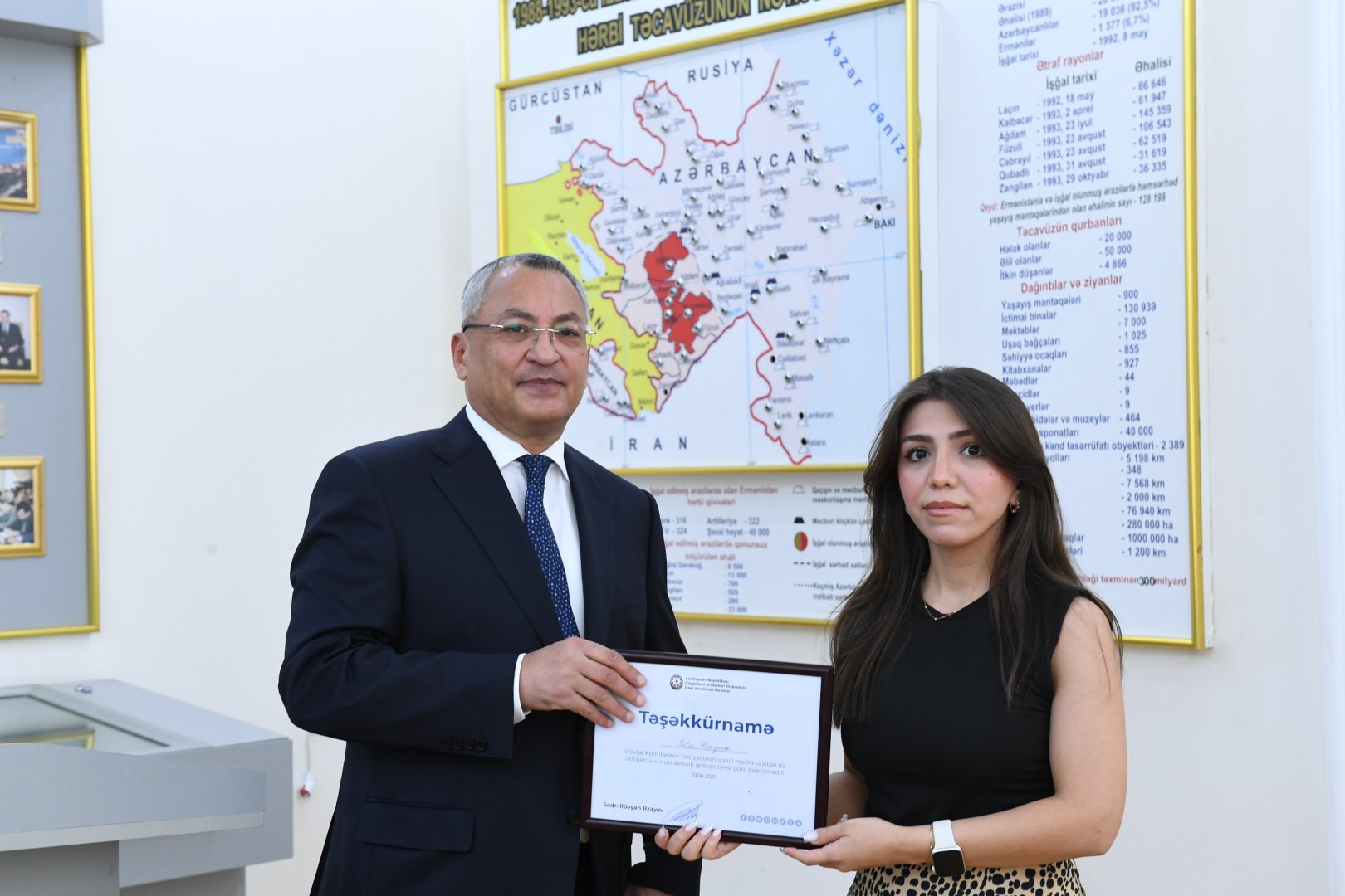 "Qaçqınkom"da dövlət qulluqçularının peşə bayramı gününə həsr olunmuş tədbir keçirilib (FOTO)