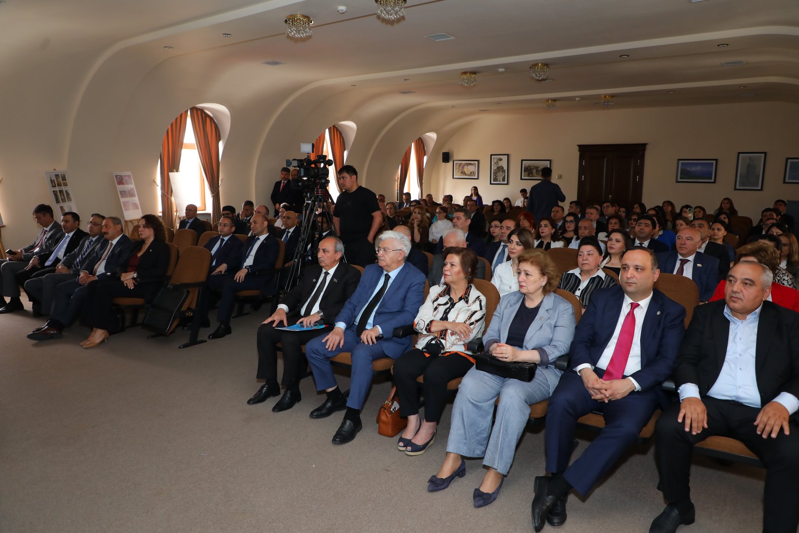 Ermənistandan zorla çıxarılan azərbaycanlıların qayıdış hüququ ətrafında fikir mübadiləsi aparılıb (FOTO)