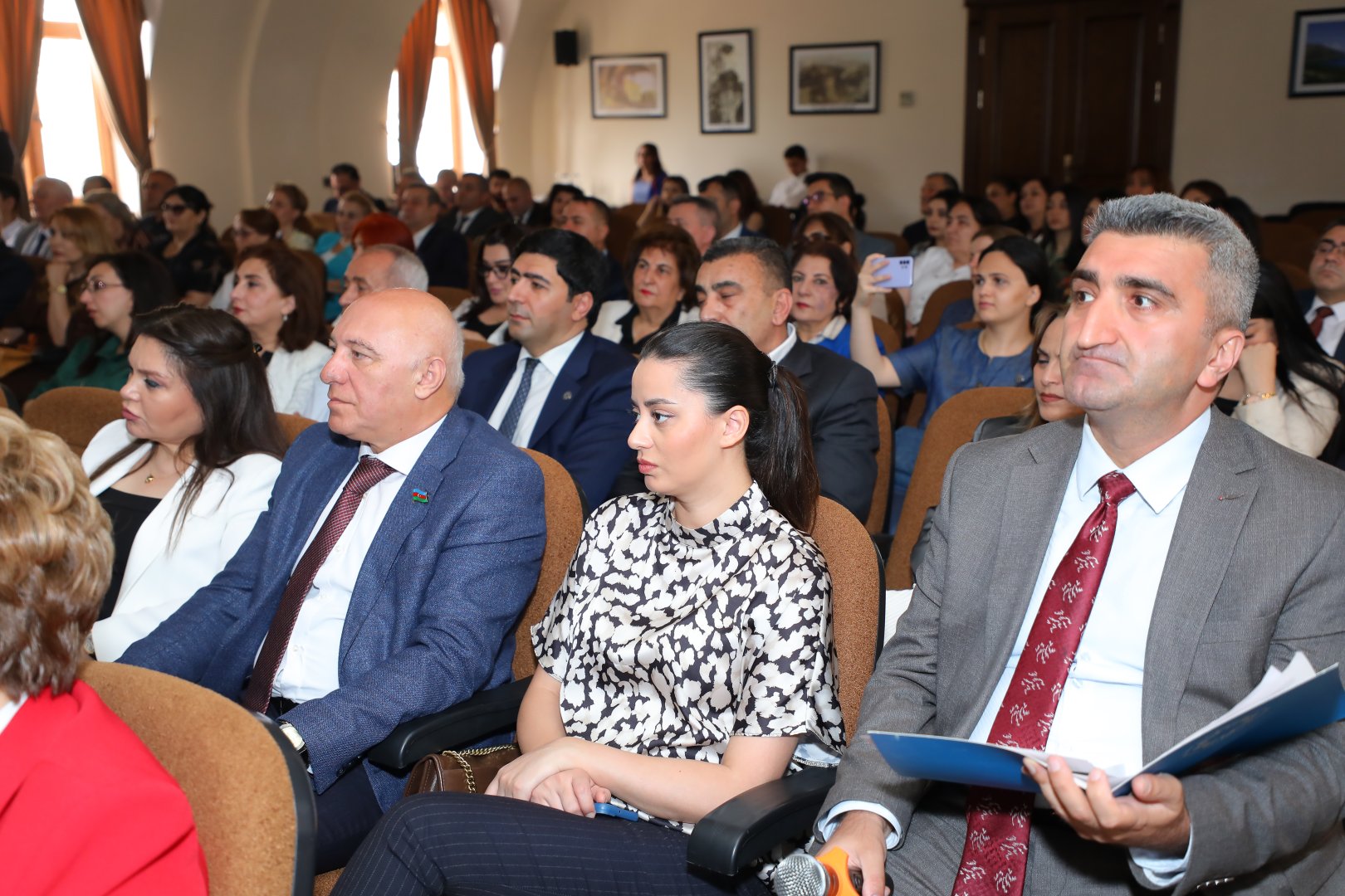 Ermənistandan zorla çıxarılan azərbaycanlıların qayıdış hüququ ətrafında fikir mübadiləsi aparılıb (FOTO)